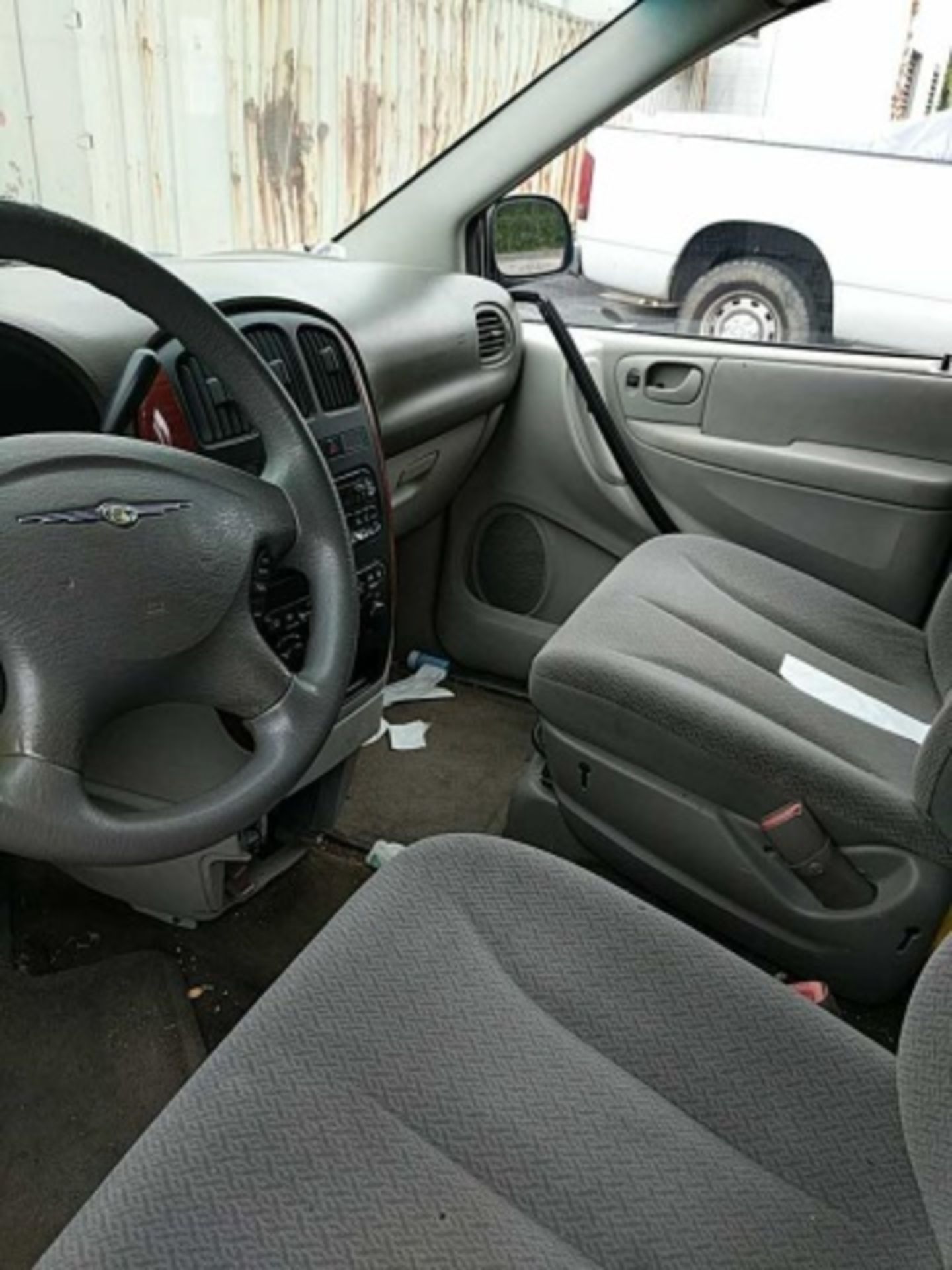 2006 Chrysler Town & Country Minivan - Image 9 of 12