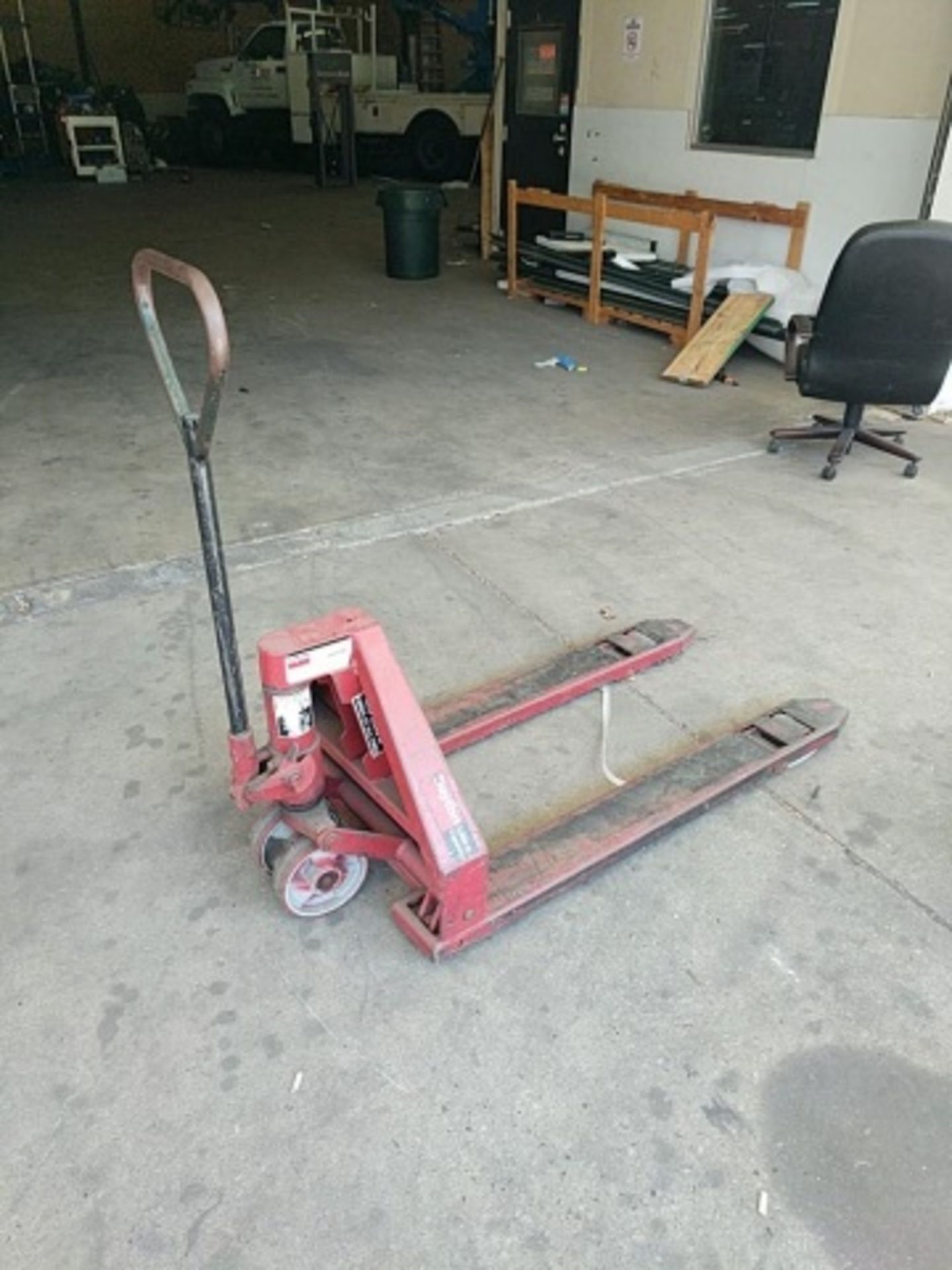 Dayton Pallet Jack - Image 2 of 3