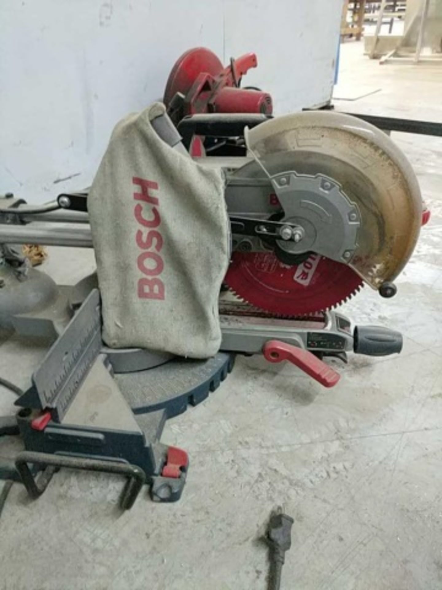 Bosch 4405, 10" Sliding Miter Saw - Image 4 of 4