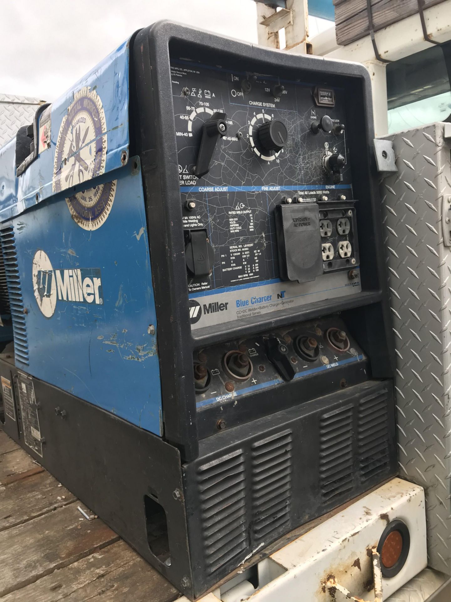 Miller Blue Charger NT DC Welder/Generator - Image 6 of 6