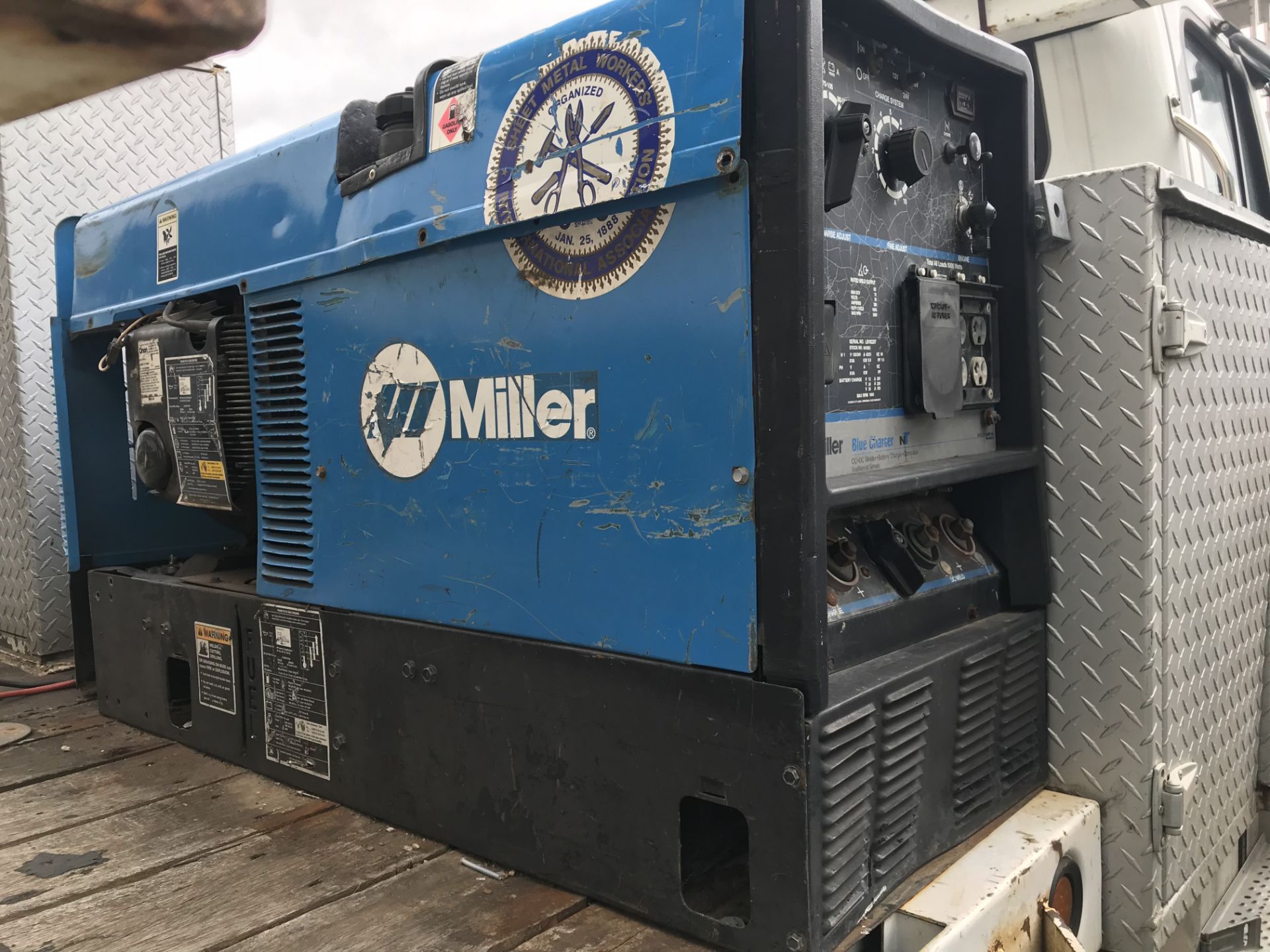 Miller Blue Charger NT DC Welder/Generator - Image 4 of 6