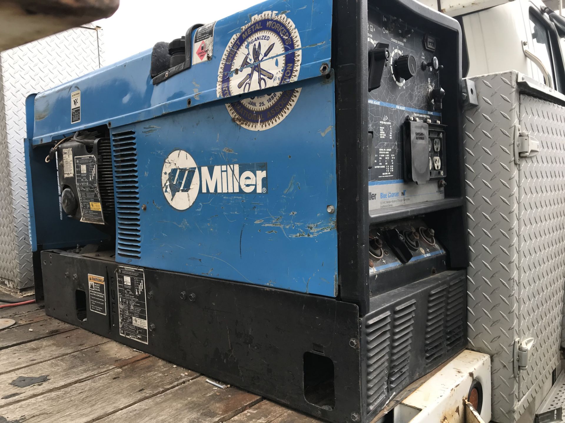 Miller Blue Charger NT DC Welder/Generator - Image 3 of 6