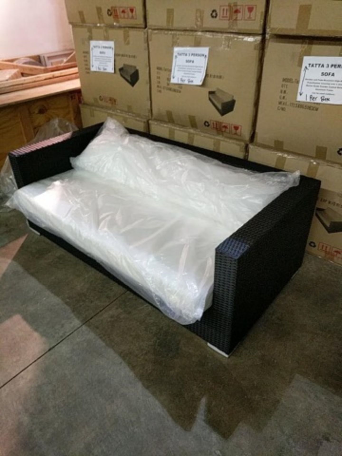 Tatta 3-Person Woven Sofa. Durable and  fade-resistant high-density polyethylene weaving  over a - Image 4 of 4