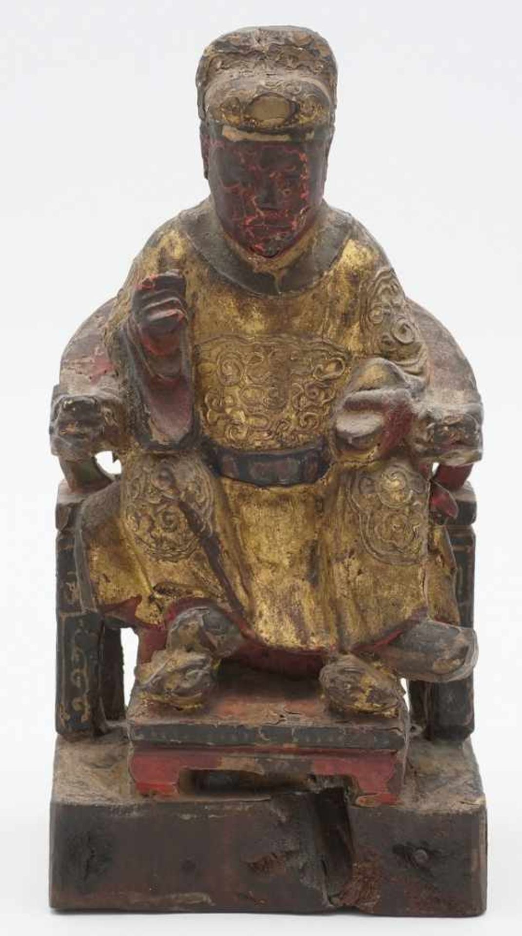 Sitzender Beamter, China, 19. Jh.Holz, geschnitzt, polychrom und gold gefasst, altersgemäß guter