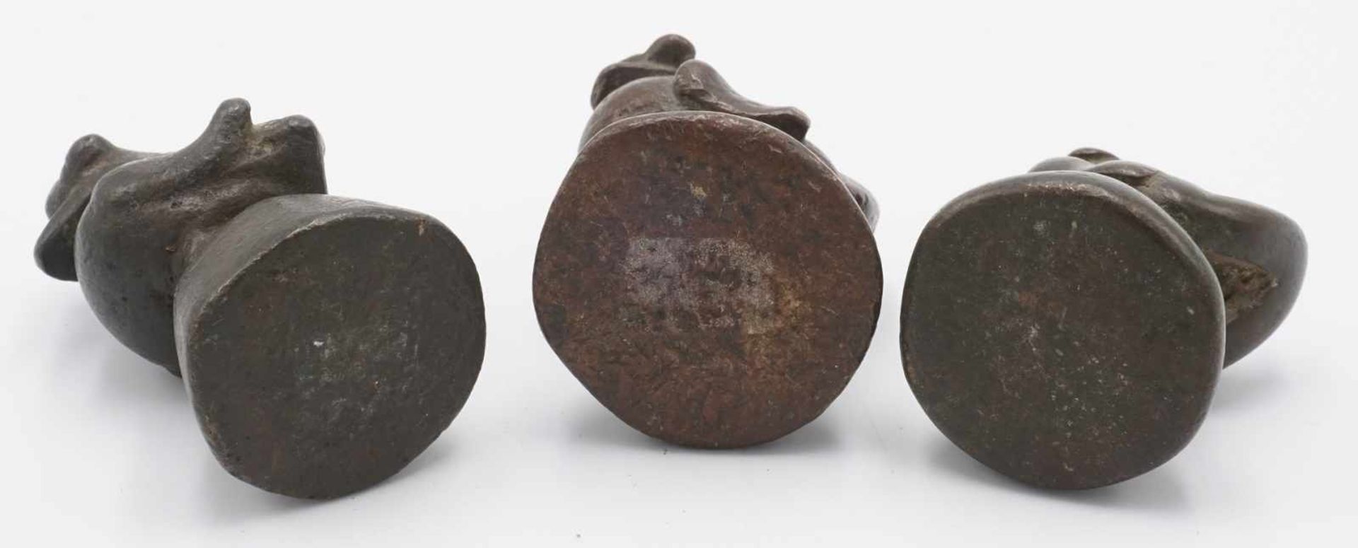 Drei Opiumgewichte, Burma, 19. Jh.Bronze, Mandarinenten mit schöner Alterspatina, Originalzustand, - Bild 3 aus 3