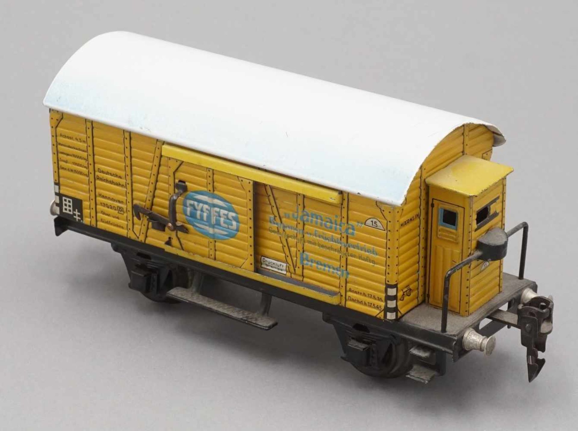 Märklin Bananenwagen FYFFES "Jamaica" 17920, Spur 0Blech lithografiert, 2 Schiebetüren mit - Bild 2 aus 3