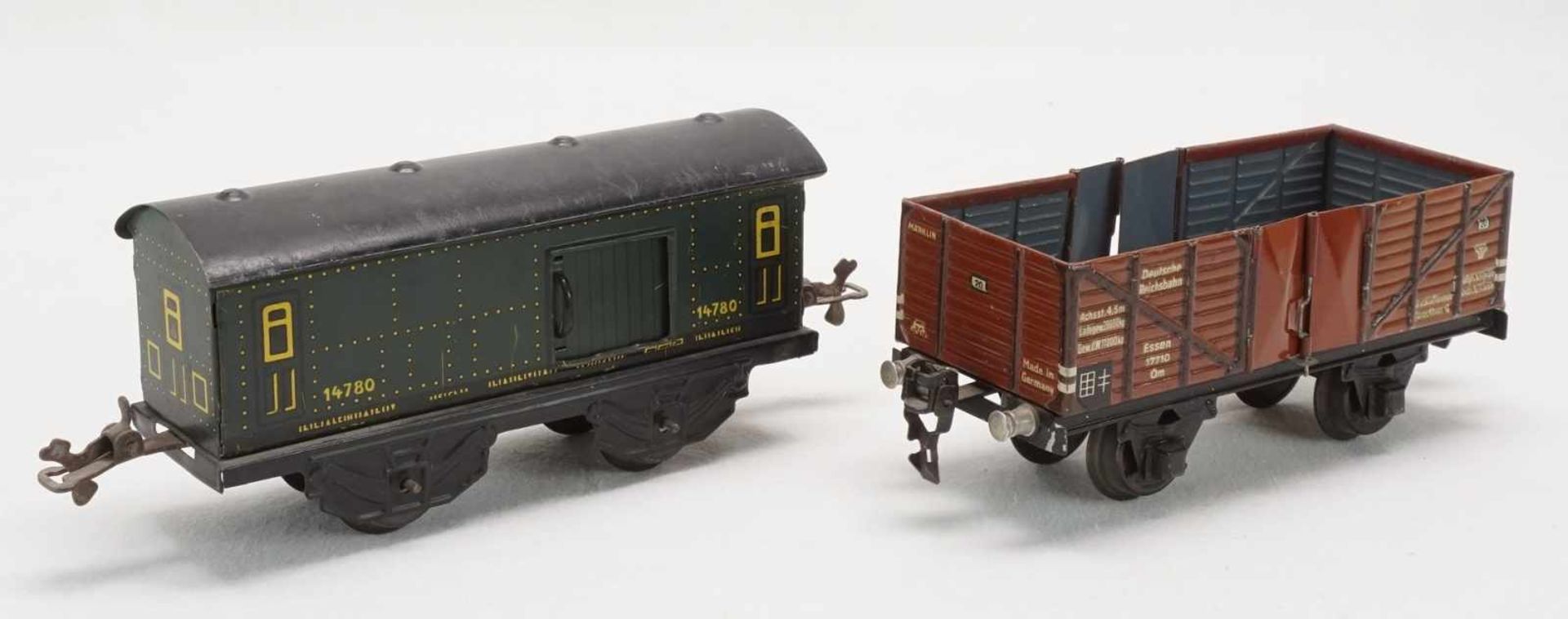 Eisenbahnanlage mit Lok und Wagen, Spur 0, um 1930Blech lithografiert, elektrische Schlepptenderlok, - Image 6 of 8