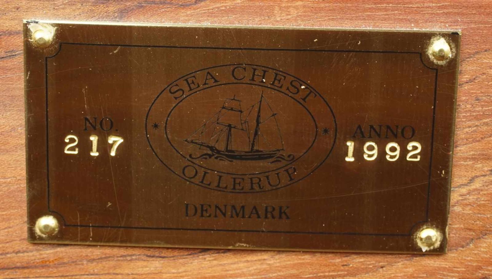 Dänische Truhe, Theakholz1992, innen Plakette "Sea chest Ollerup - Denmark, 1992", solide - Image 5 of 5