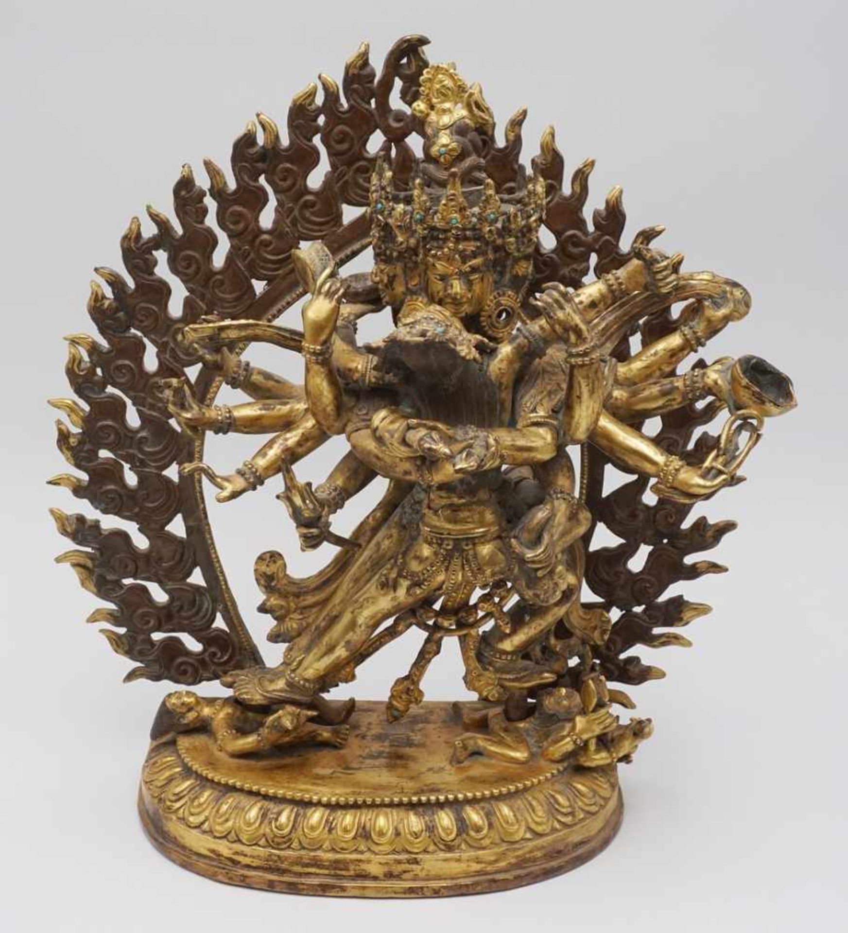 Chakrasamvara mit seiner Weisheitspartnerin Vajravarahi, Tibet / Nepal, 19. Jh.Kupferbronze,