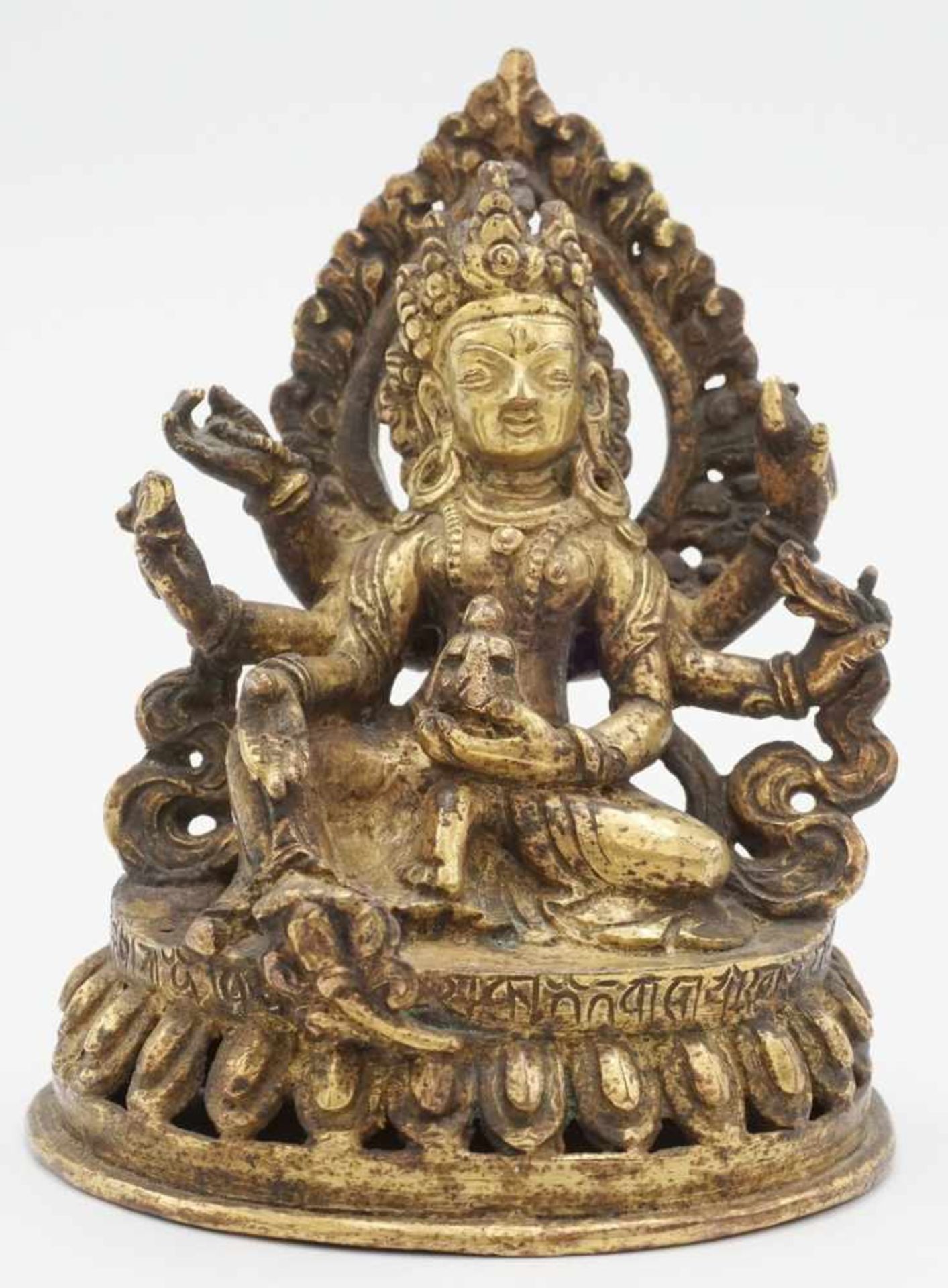 Bodhisattva, grüne Tara, Tibet, 18./19. Jh.Kupferbronze, die Schützerin mit sechs Armen sitzt auf