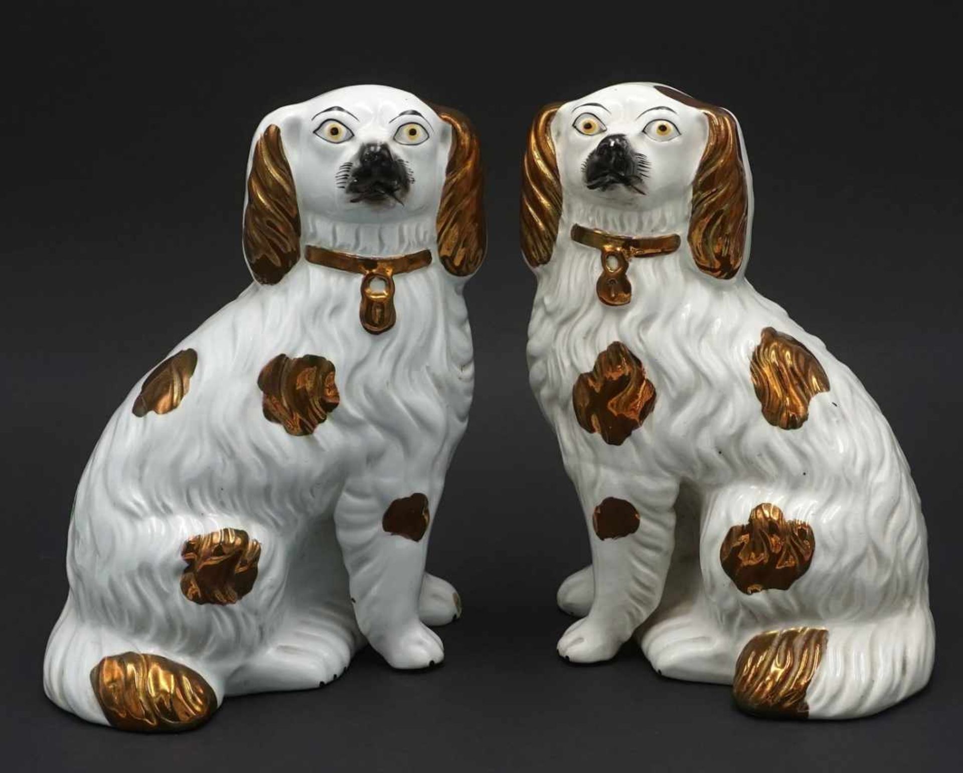 Beswick Keramik Kaminhunde / Fensterhunde, 1. Hälfte 20. Jh.zwei Puffhunde, England, glasiert,