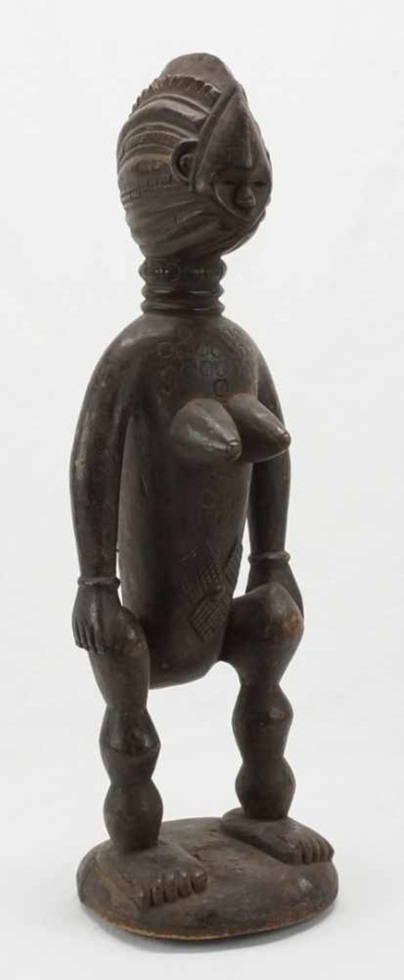 Ahnen-Figur der Mende, Sierra Leone, 20. Jh.alt patiniertes Holz, abstrakte, stehende, weibliche