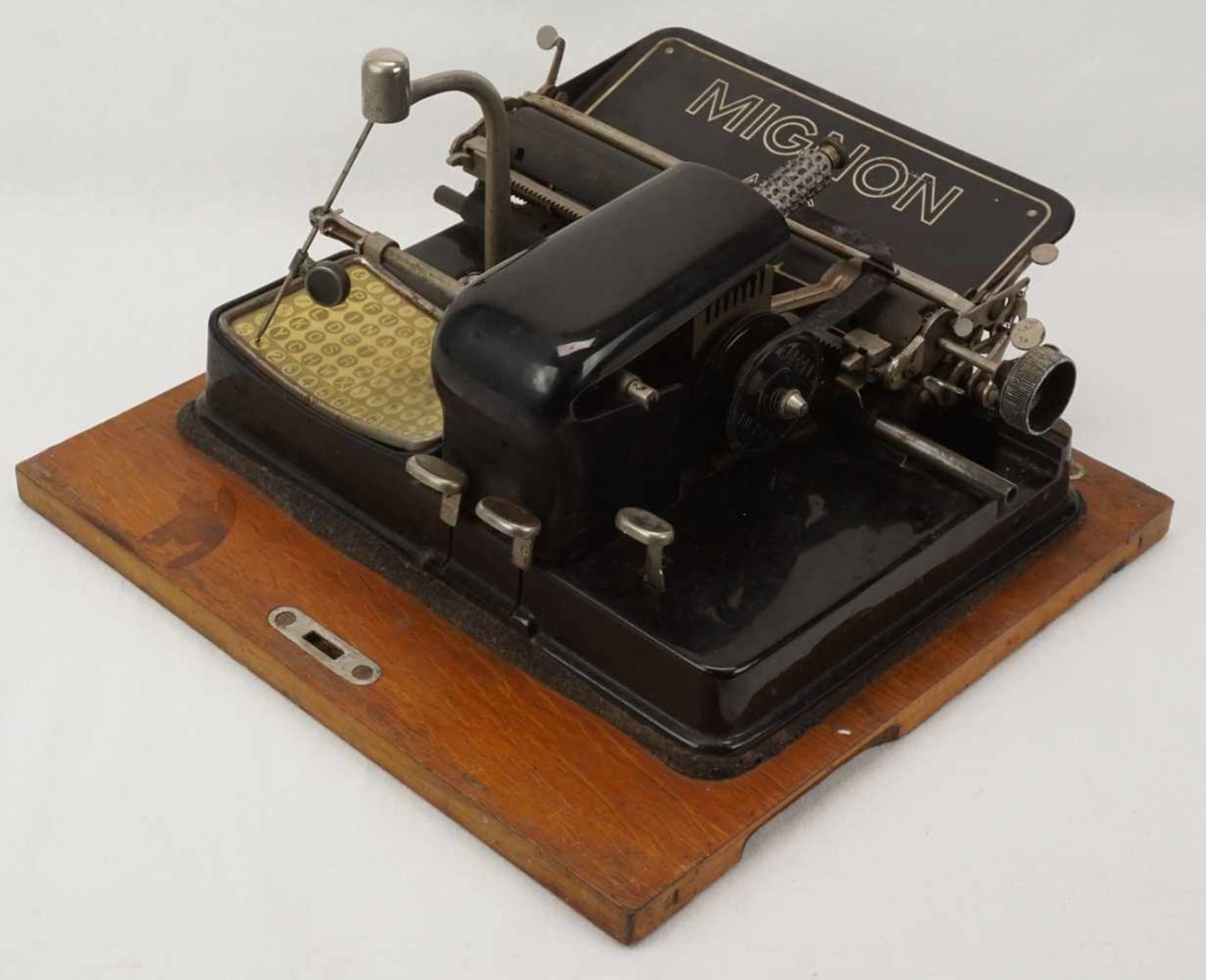 AEG Mignon Zeiger Schreibmaschine, um 1920Metall schwarz lackiert, Entwurf: Friedrich von Hefner- - Bild 2 aus 3