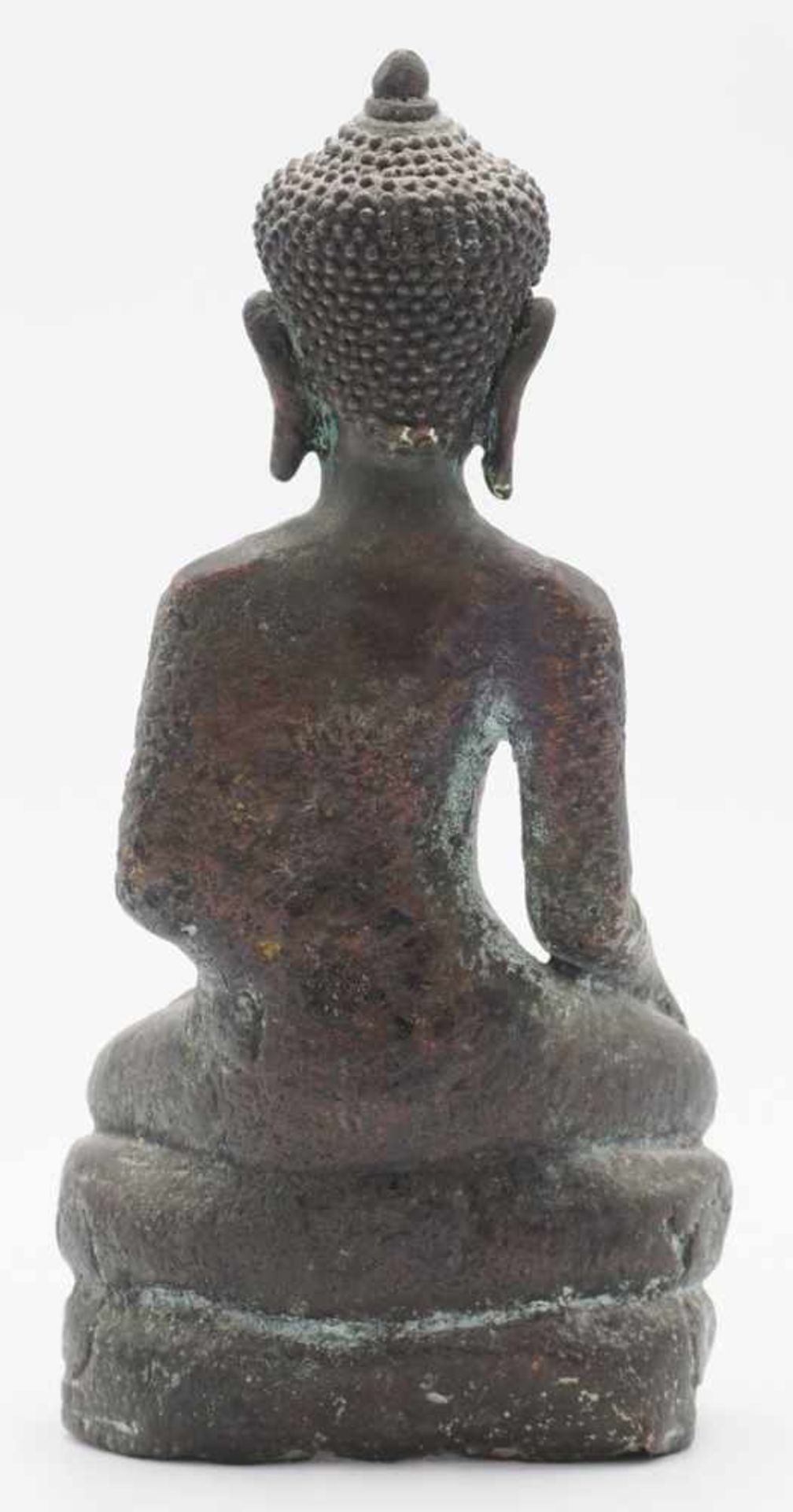 Buddha, Burma, 17./18. Jh.Kupferbronze, auf doppelten Thron sitzender Buddha im Lotussitz, mit - Bild 2 aus 3