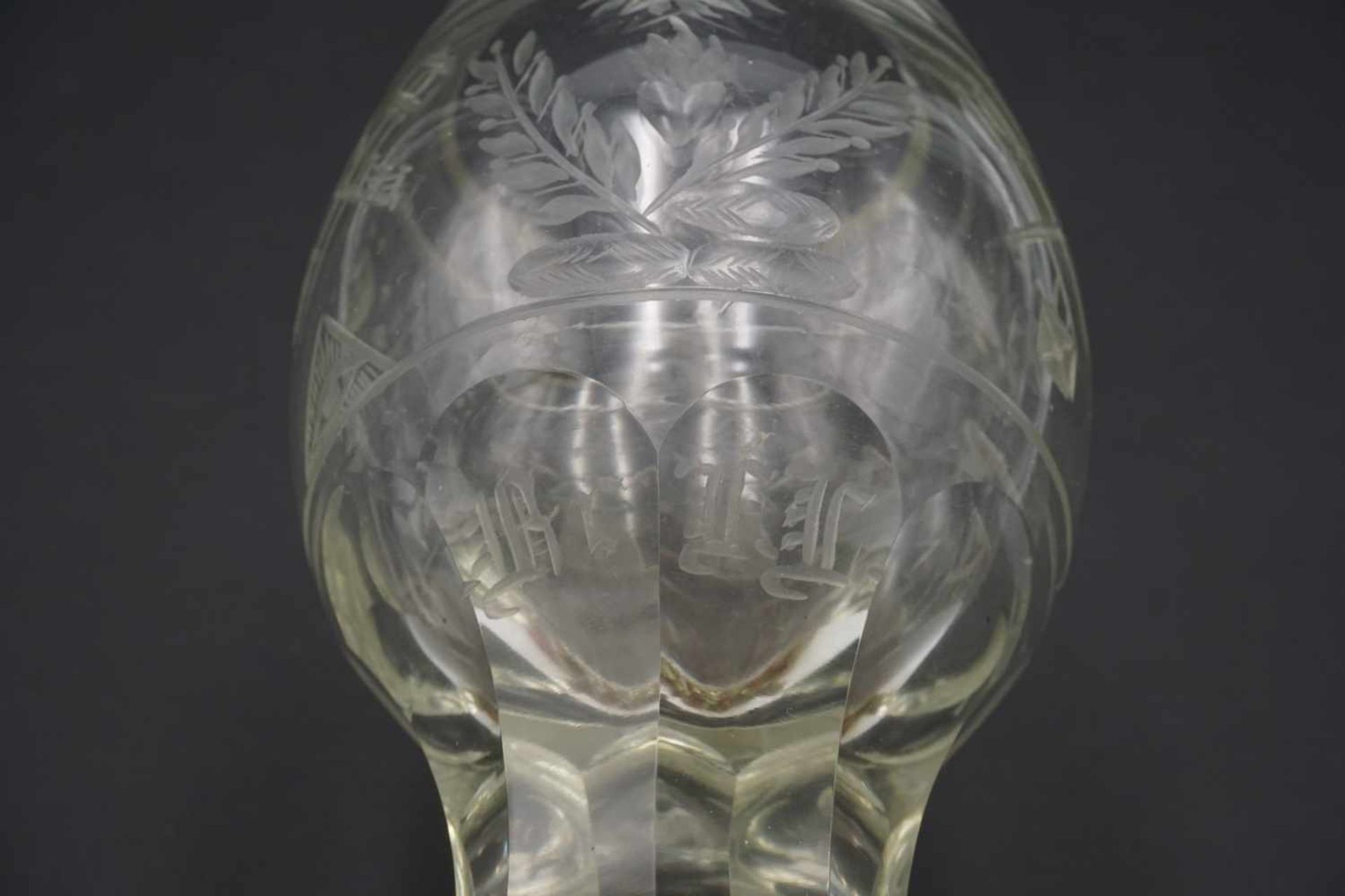Logenglas / Kanone der Freimaurer, 19. Jh.teils facettiertes Glas, runde Kuppa mit geschnittenen - Image 2 of 2