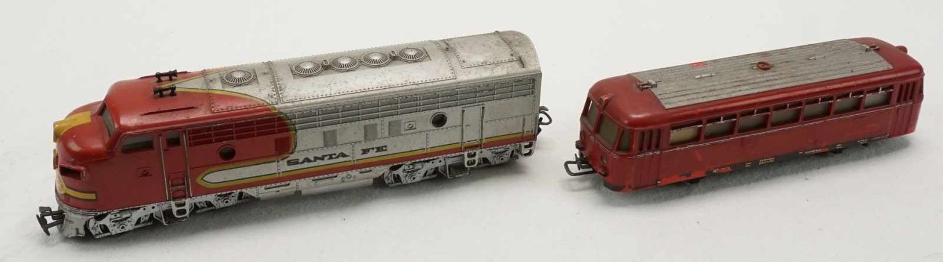 Vier Märklin Diesellokomotiven, Spur H01) Märklin Santa Fe, Spur H0, um 1960, Gusseisen, - Image 4 of 4