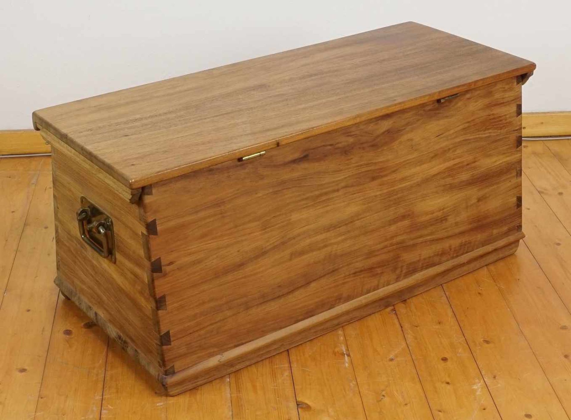 Dänische Truhe, Theakholz1992, innen Plakette "Sea chest Ollerup - Denmark, 1992", solide - Image 2 of 5