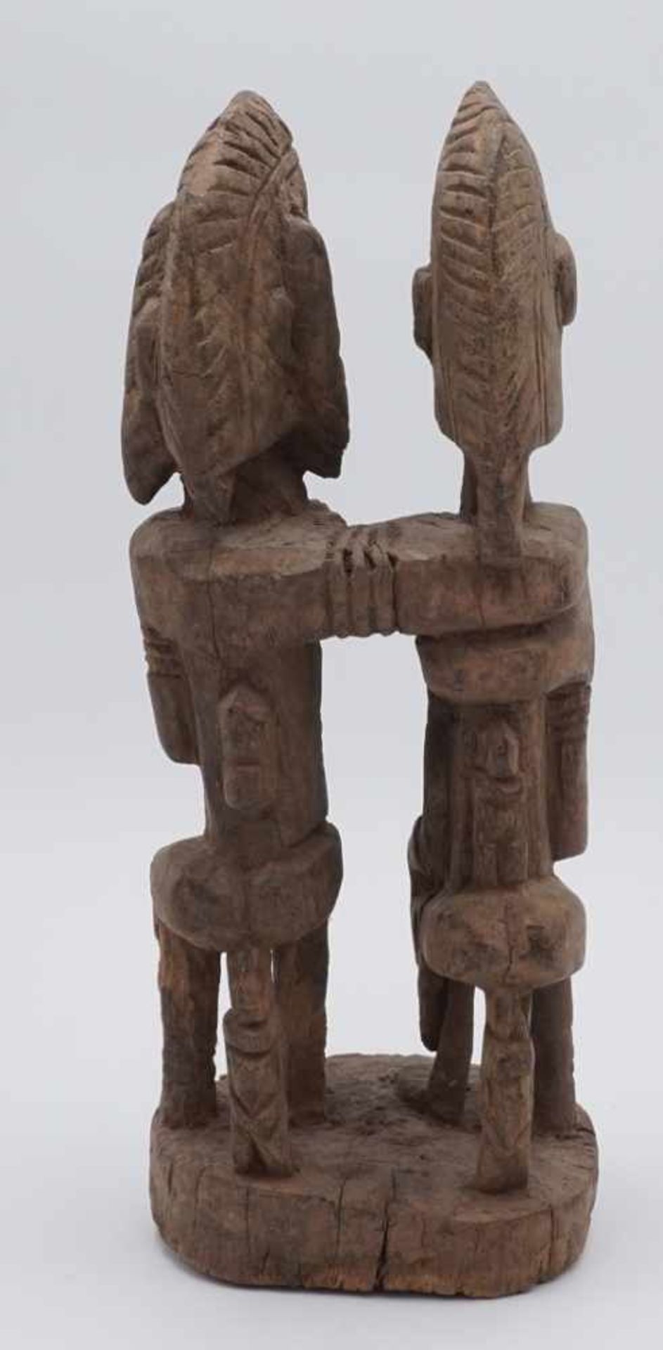 Paar-Ahnenfiguren der Dogon, Mali, 1. Hälfte 20. Jh.Hartholz, Mann und Frau auf Hocker sitzend, - Image 3 of 5