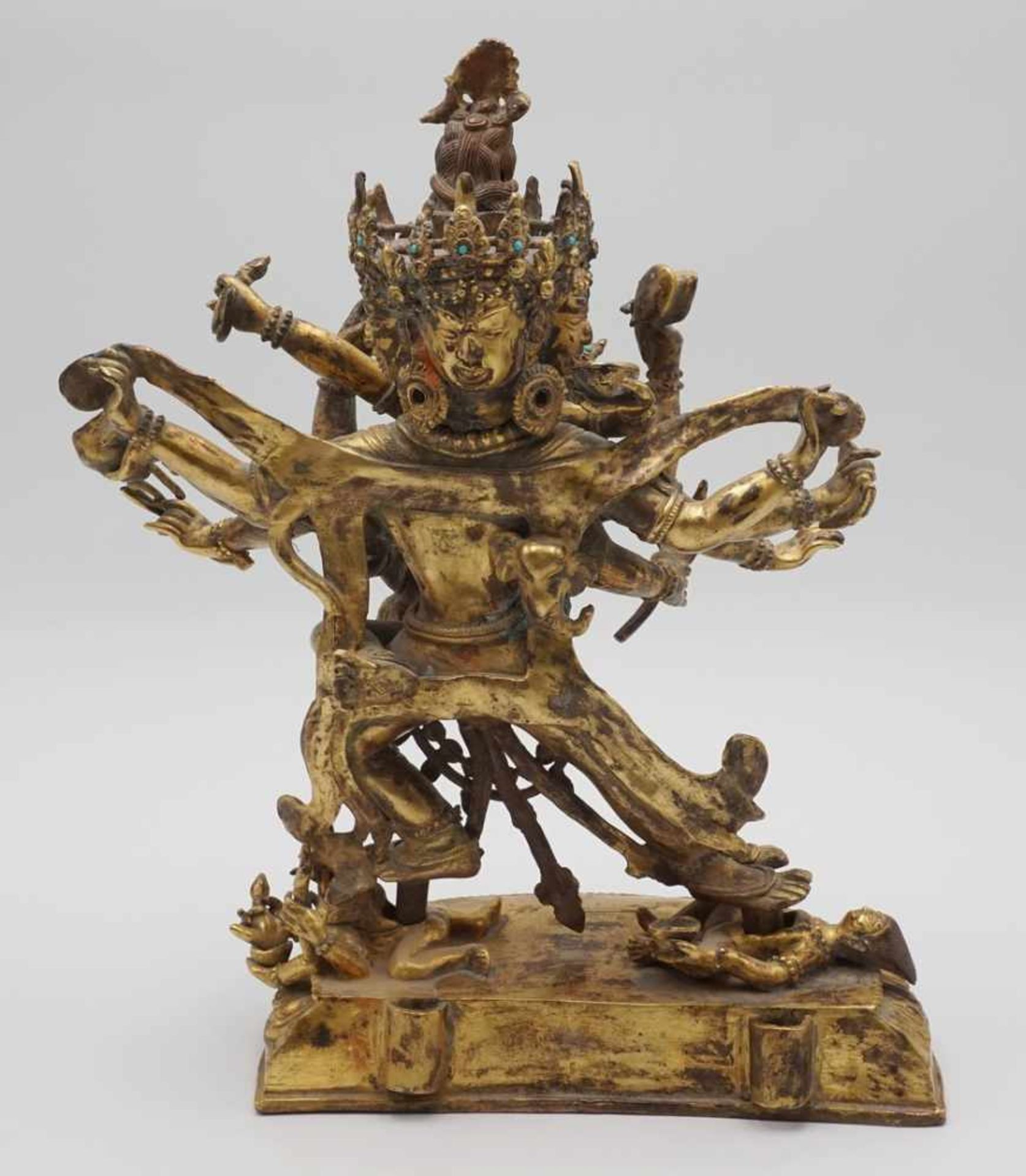 Chakrasamvara mit seiner Weisheitspartnerin Vajravarahi, Tibet / Nepal, 19. Jh.Kupferbronze, - Bild 5 aus 9