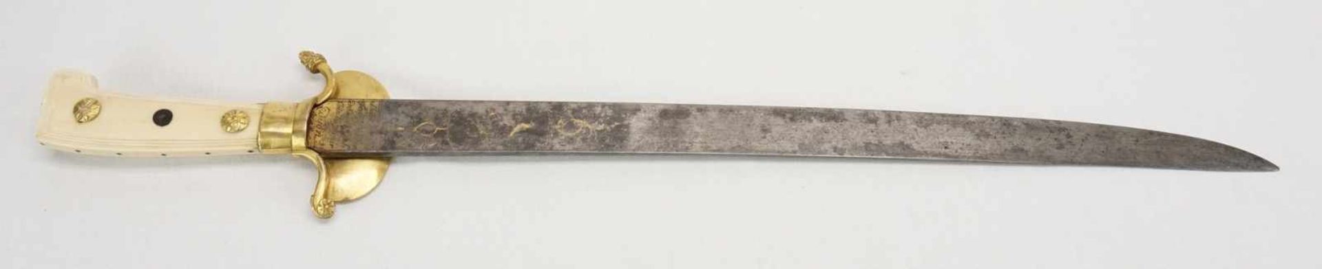 Hochwertige Jagdplaute, Dyon, um 1800Stahl und Messing, Stichblatt mit Gladiatorendarstellung und - Bild 2 aus 4