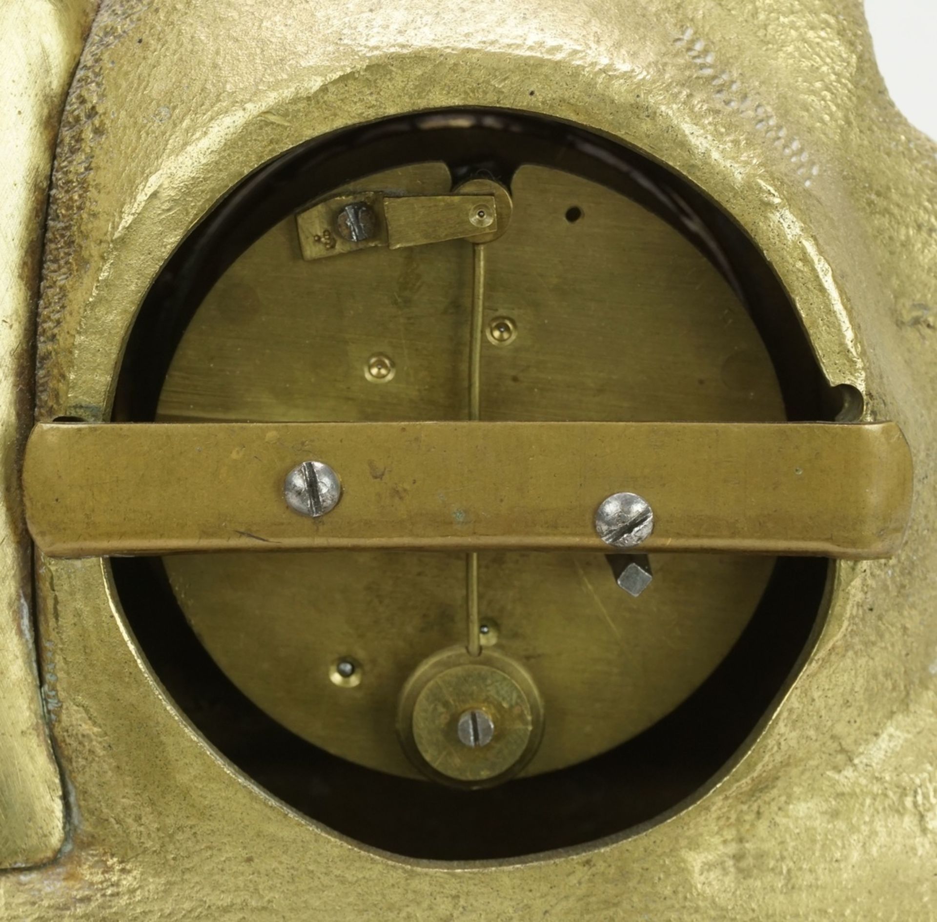 Figürliche Prunkpendule mit Sockel und originalem Glasdom, 19/20. Jh.Messing, Aufzugswerk, - Image 4 of 4