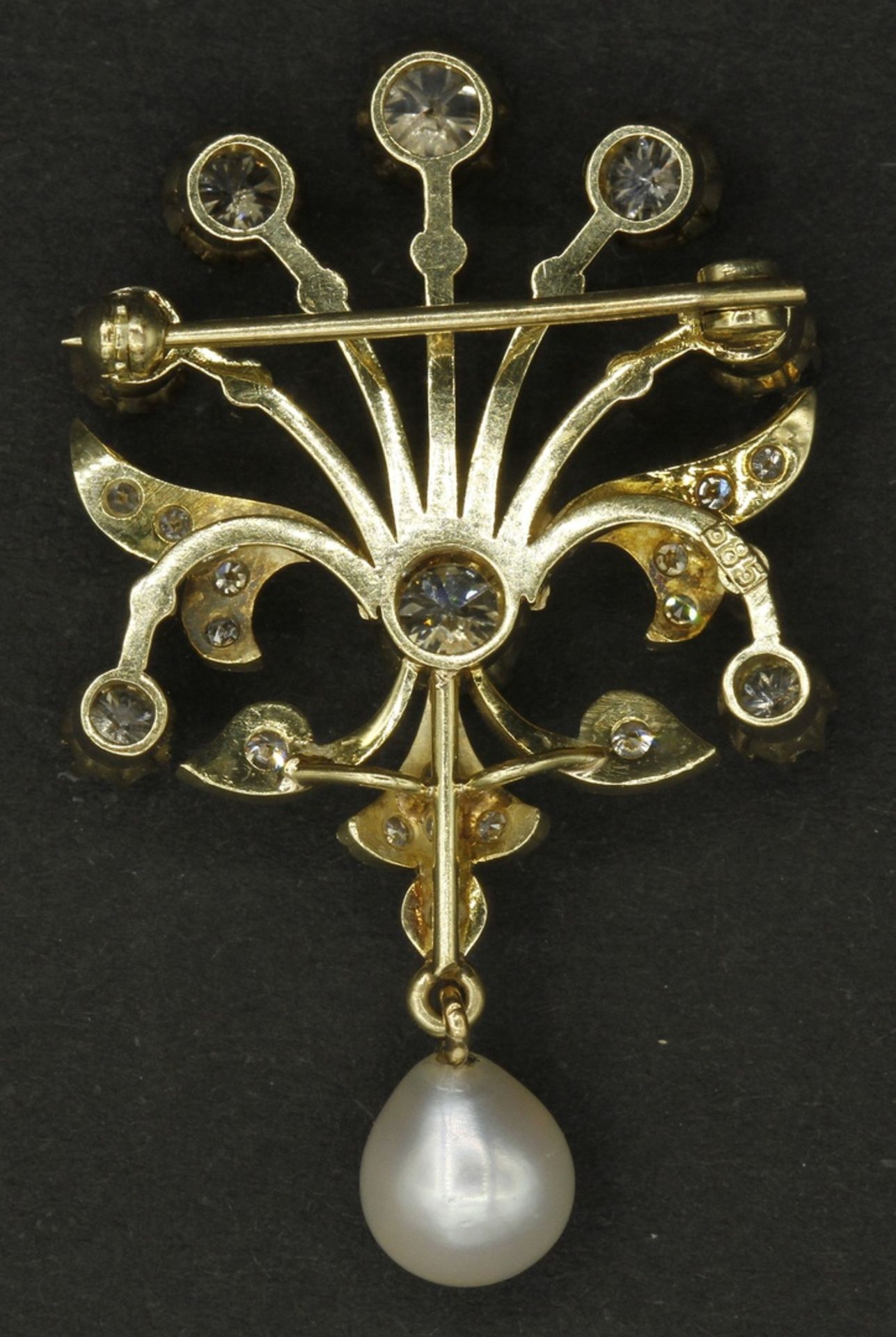 Jugendstil Brosche mit reichem Brillantbesatz585/- Gelbgold, zehn von 0,035 bis 0,37 ct - Image 2 of 2