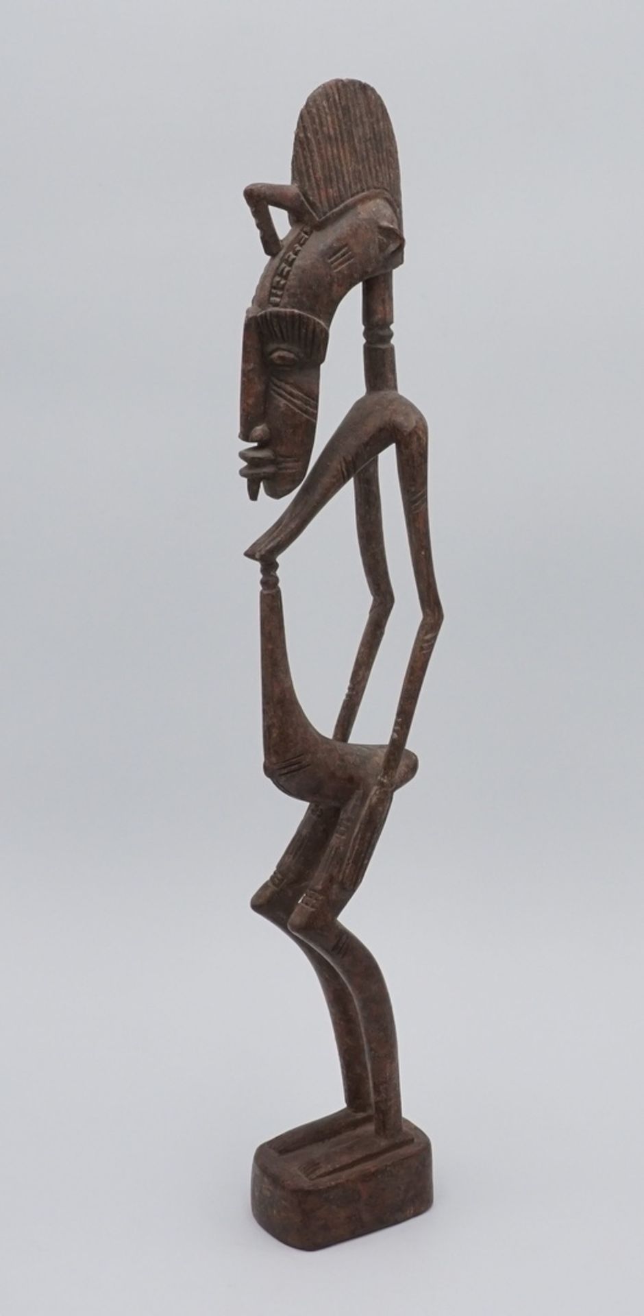 Figur Senufo, Elfenbeinküste, 2. Hälfte 20. Jh.Balsaholz, sehr bewegte in der Formensprache - Image 4 of 5