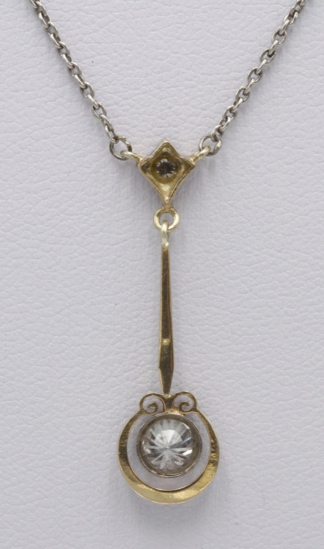 Art déco Collier mit BrillantenSchließe und Anhänger 585/- Weißgold, Kette und Schauseite des - Bild 3 aus 4