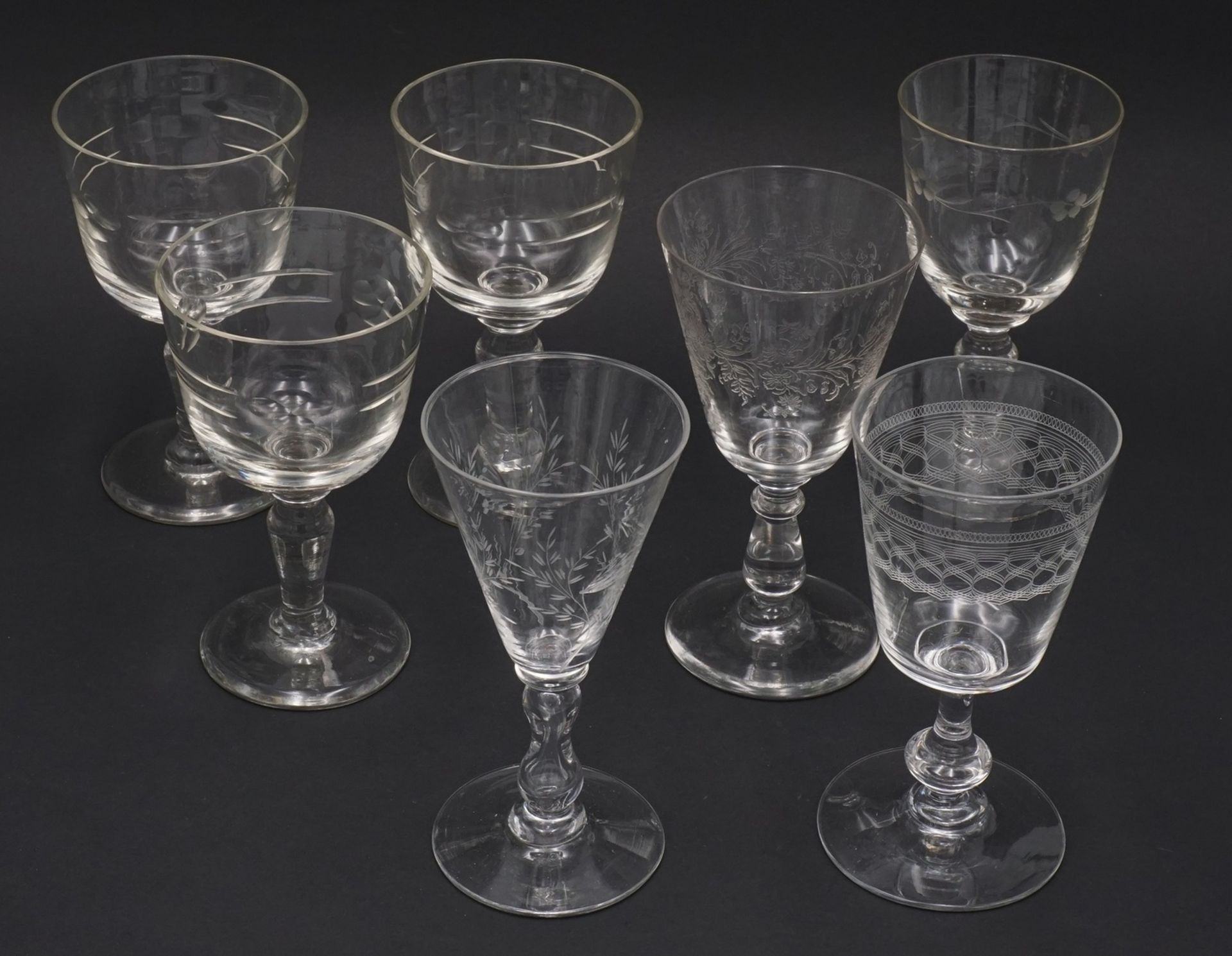 15 Weingläser, um 1900Glas, Kuppa teilweise verschliffen, guter Zustand, H. ca. 12 cmBitte - Bild 3 aus 3