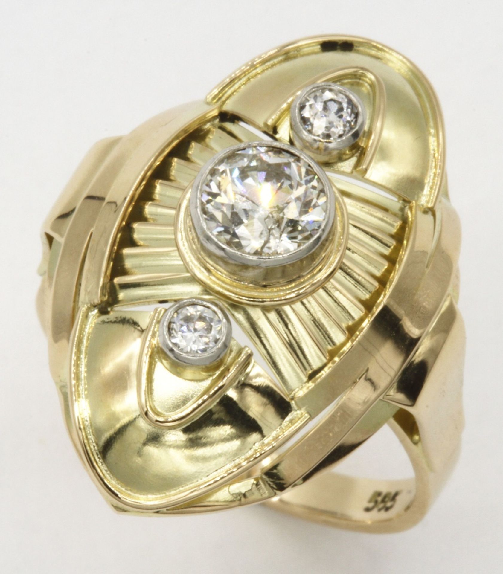 Opulenter Ring mit Altschliff-Diamantenum 1930, 585/- Gelbgold, ca. 0,6 ct Diamant (TW/P) im - Bild 2 aus 4