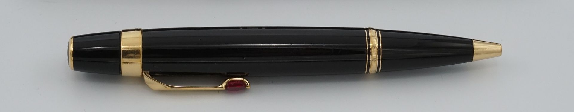 Montblanc Bohème Rouge Kugelschreiberschwarzes Edelharz, synthetischer, rubinfarbener Edelstein, - Bild 2 aus 2