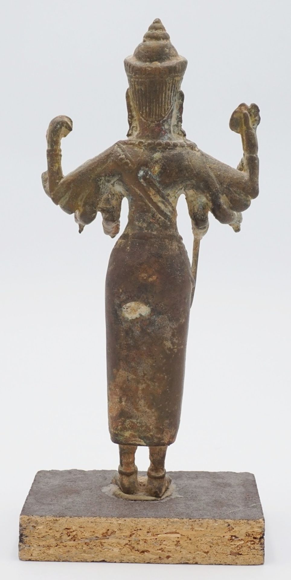 Achtarmiger Lokeshvara, Kambodscha, wohl Bayon-Zeit des 13. Jh.Bronze, in den Händen verschiedene - Image 3 of 3