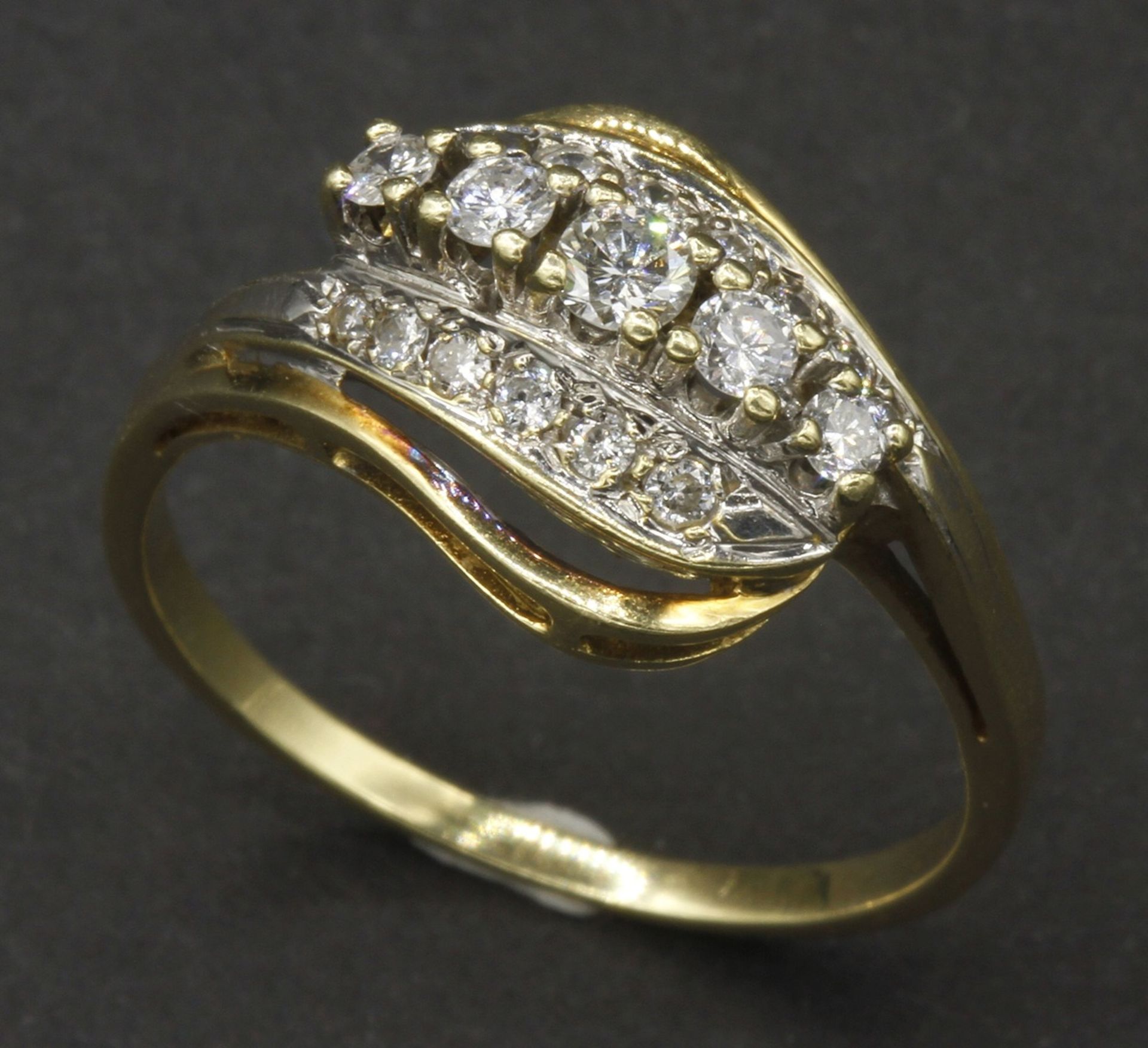 Opulenter Brillantring585/- Gelbgold, fünf 0,04 bis 0,12 ct Brillanten (TW/VSI-SI) in