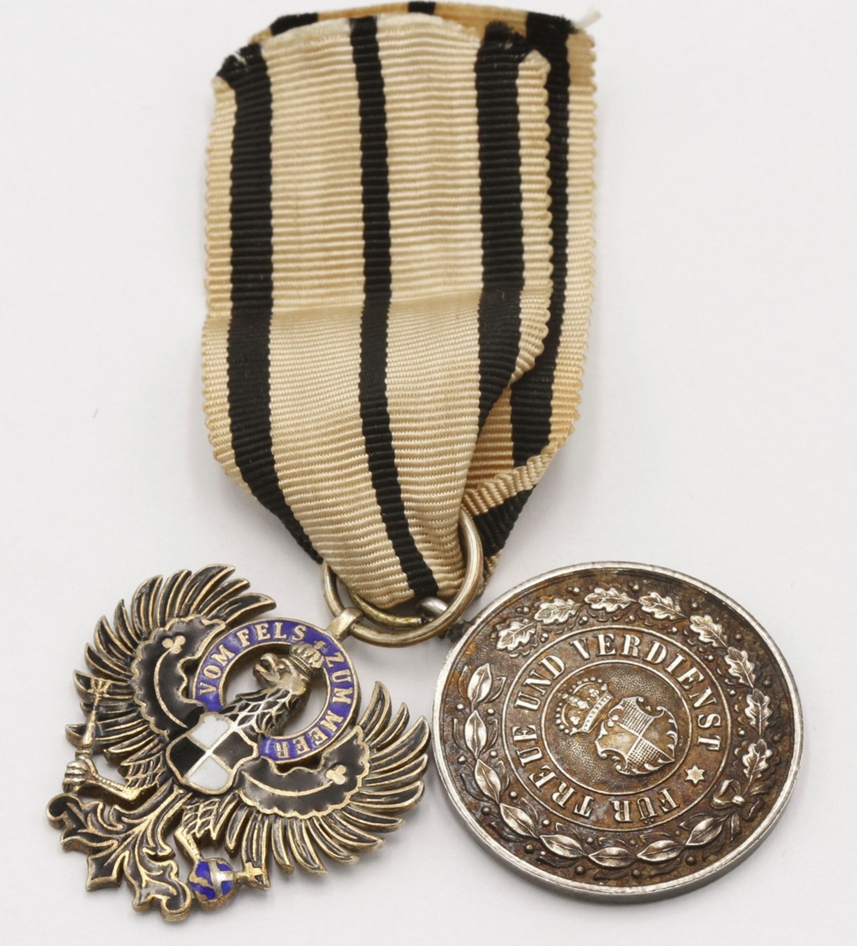 Königlicher Hausorden Hohenzollern Adler der Ritter und silberne Verdienstmedaille Hohenzollern1) - Bild 2 aus 2