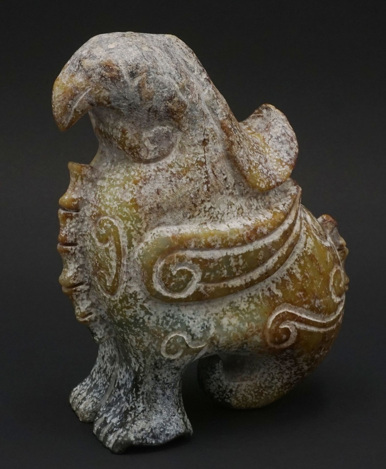 Vogel Niao, China, 20. Jh.Jade, Vogelwesen nach archaischen Vorbild, mit eingekrümmten - Image 2 of 3