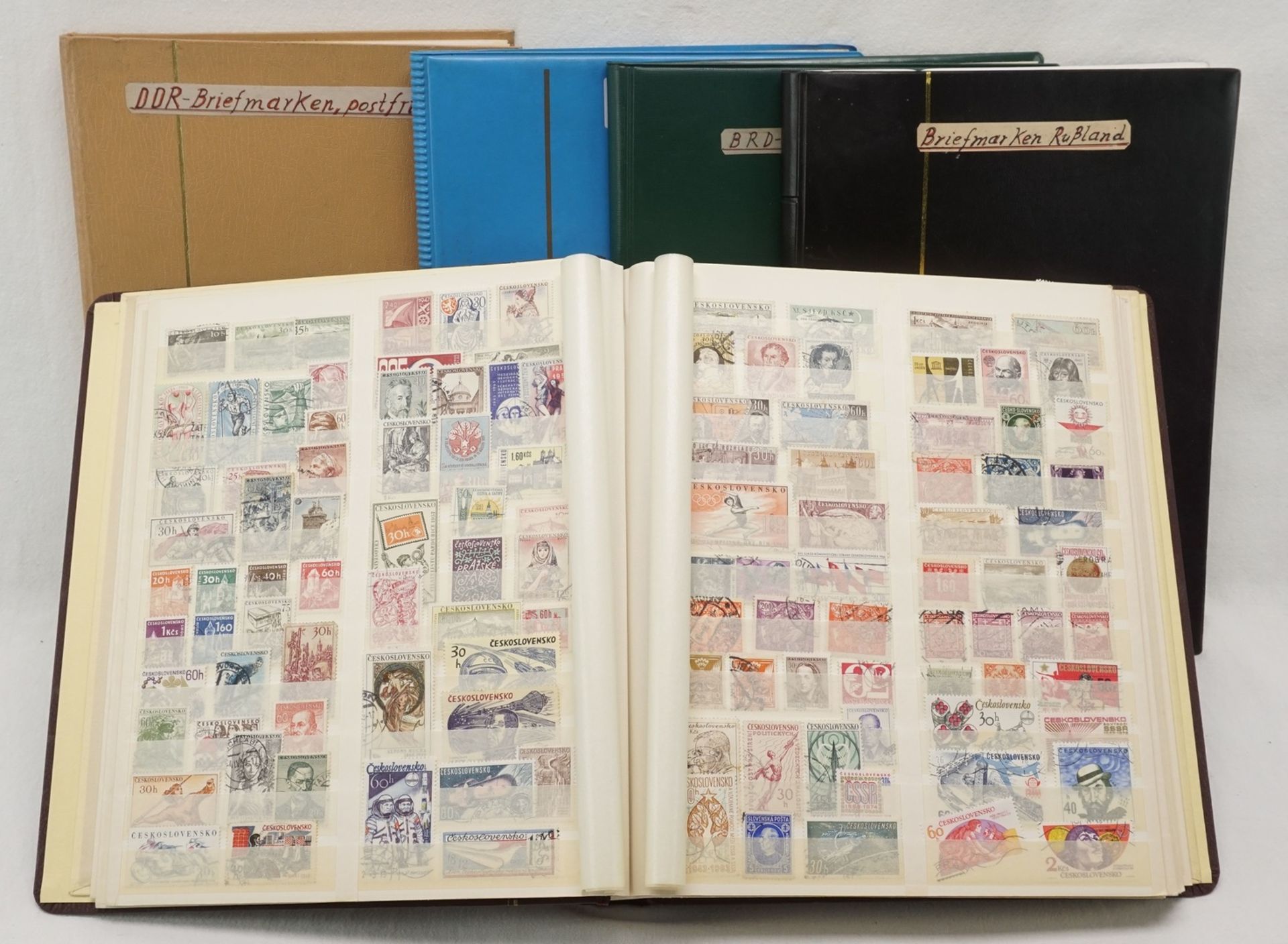 Ca. 5390 Briefmarken und Blocks aus aller Weltunter anderem Polen, Tschechoslowakei, Ungarn,
