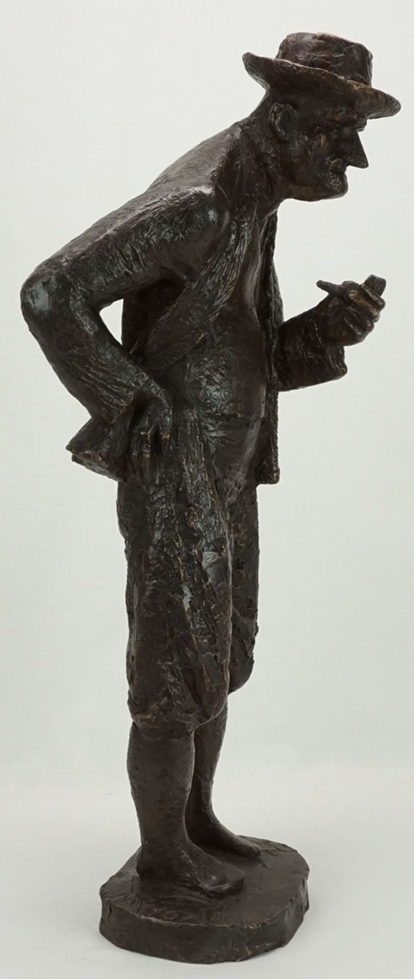 Martin Wetzel, "Der alte Gärtner Busch"(1929 Schönebeck - 2008 Halle (Saale)), Bronze, 1967, im - Bild 2 aus 5