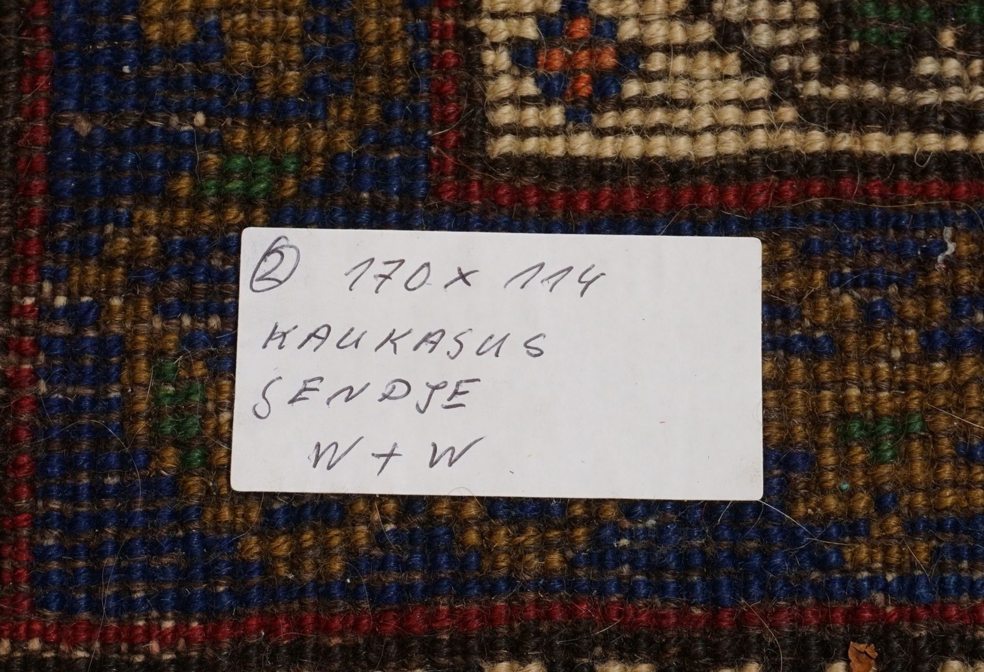 Gendje, KaukasusWolle auf Wolle, 1. Drittel 20. Jh., diagonal gestreifter, mehrfarbiger Fond, - Image 3 of 3