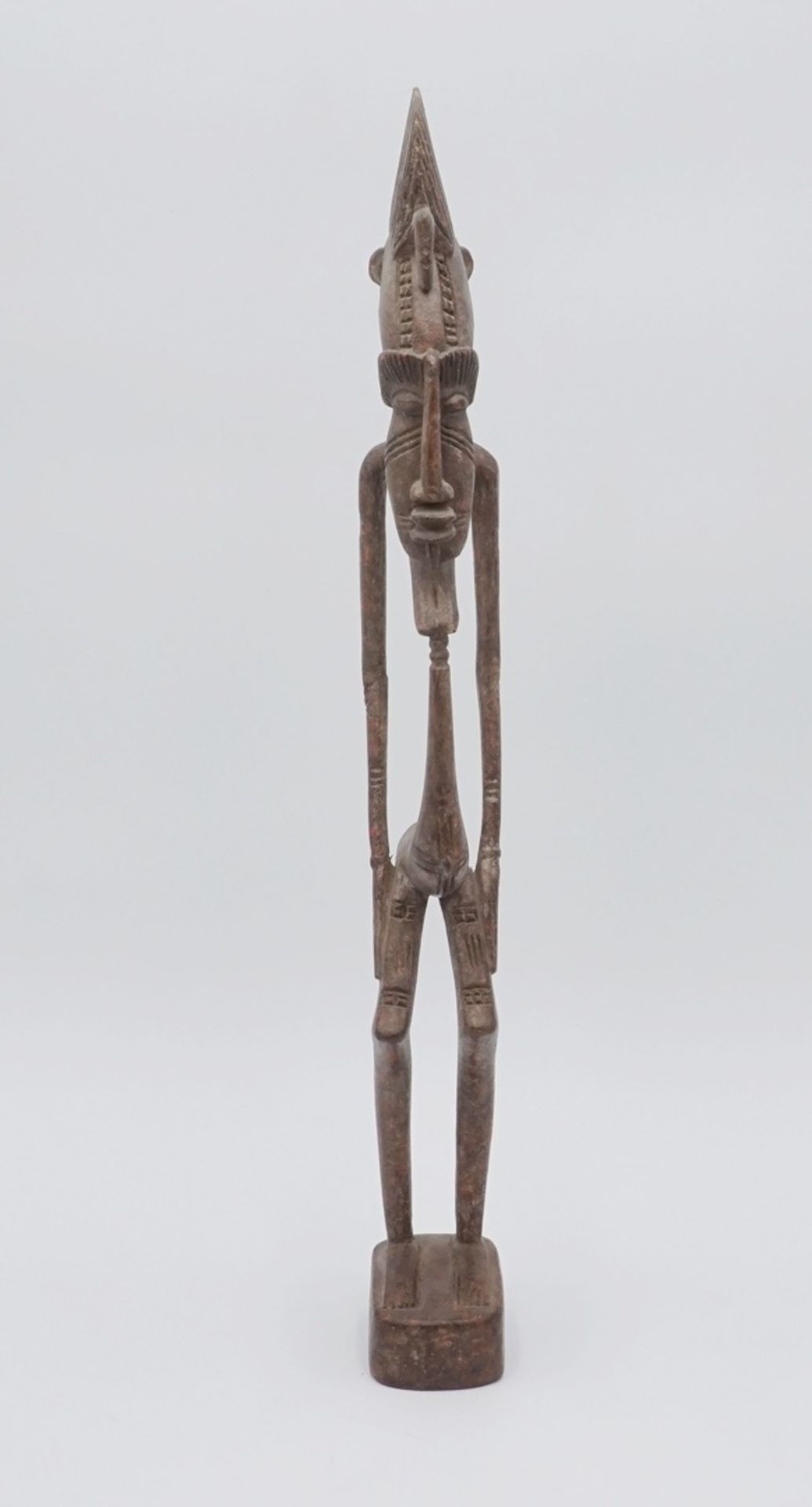 Figur Senufo, Elfenbeinküste, 2. Hälfte 20. Jh.Balsaholz, sehr bewegte in der Formensprache - Image 2 of 5