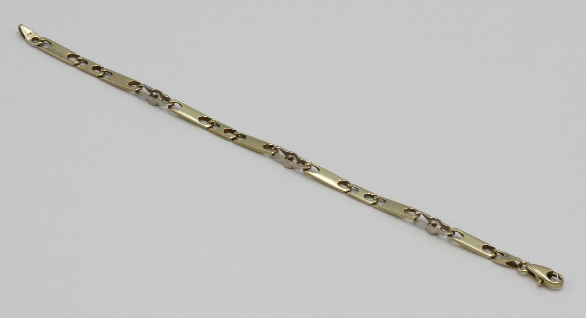 Collier und Armband mit Brillantbesatz585/- Gelbgold, Steine in Weißgoldgliedern mit Zargen gefasst, - Bild 5 aus 6