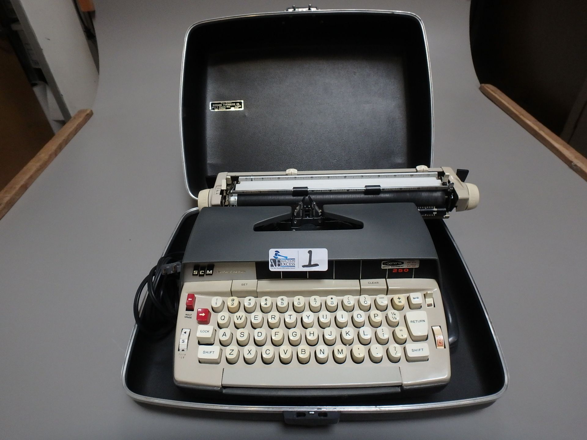 SMITH CORONA TYPEWRITER