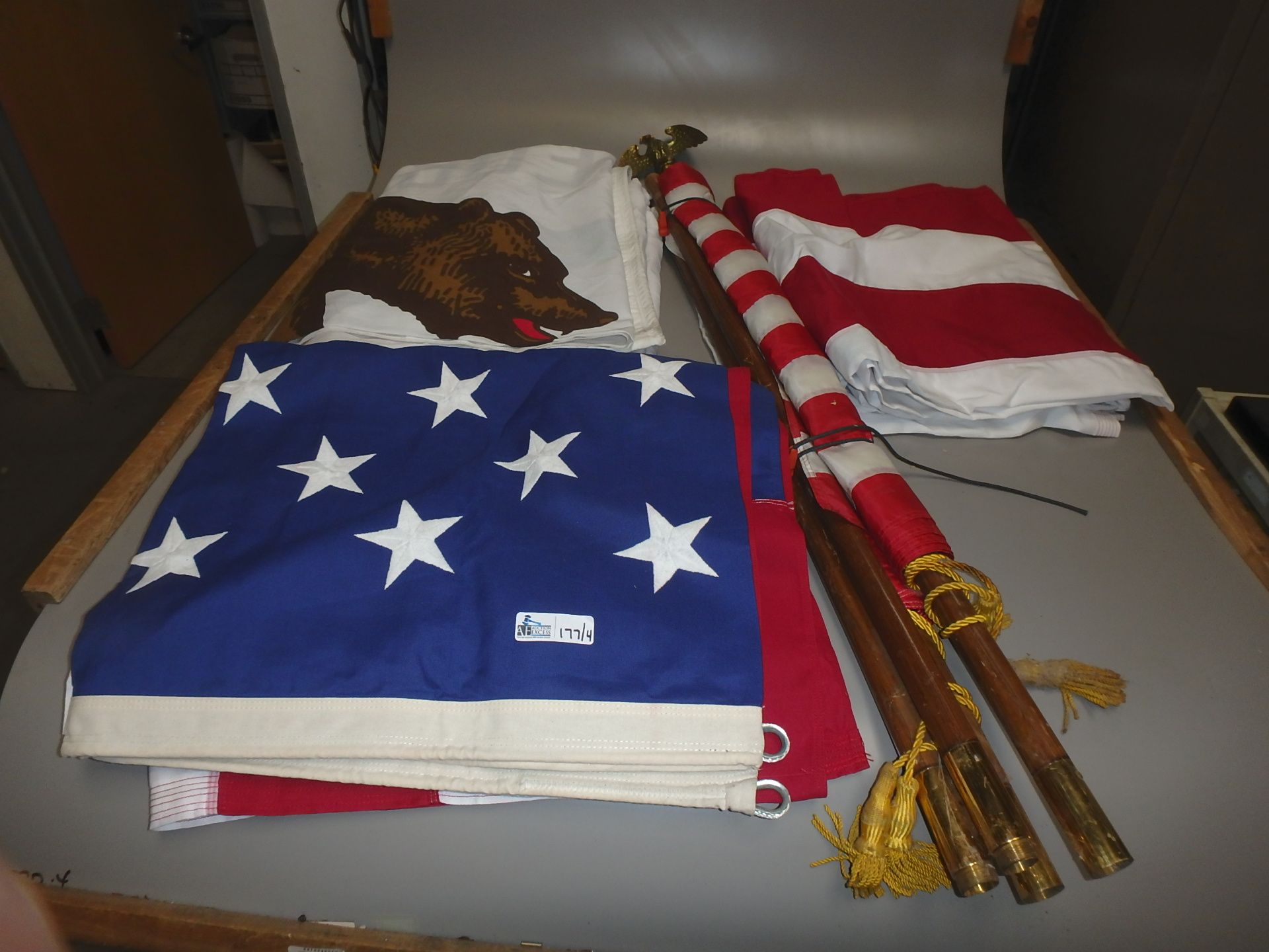 LOT OF 5 AMERICAN FLAGS