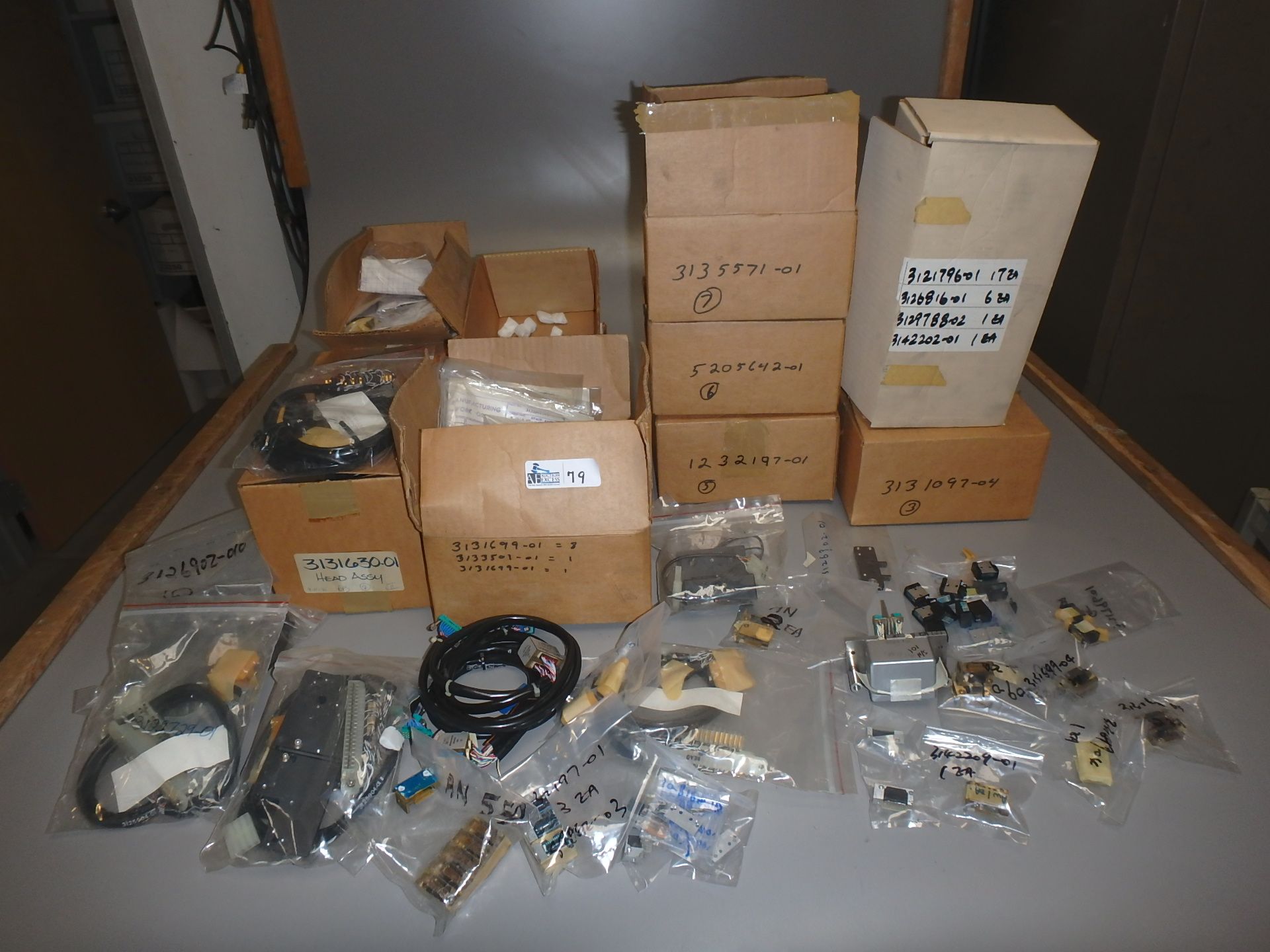 BOX VINTAGE PARTS