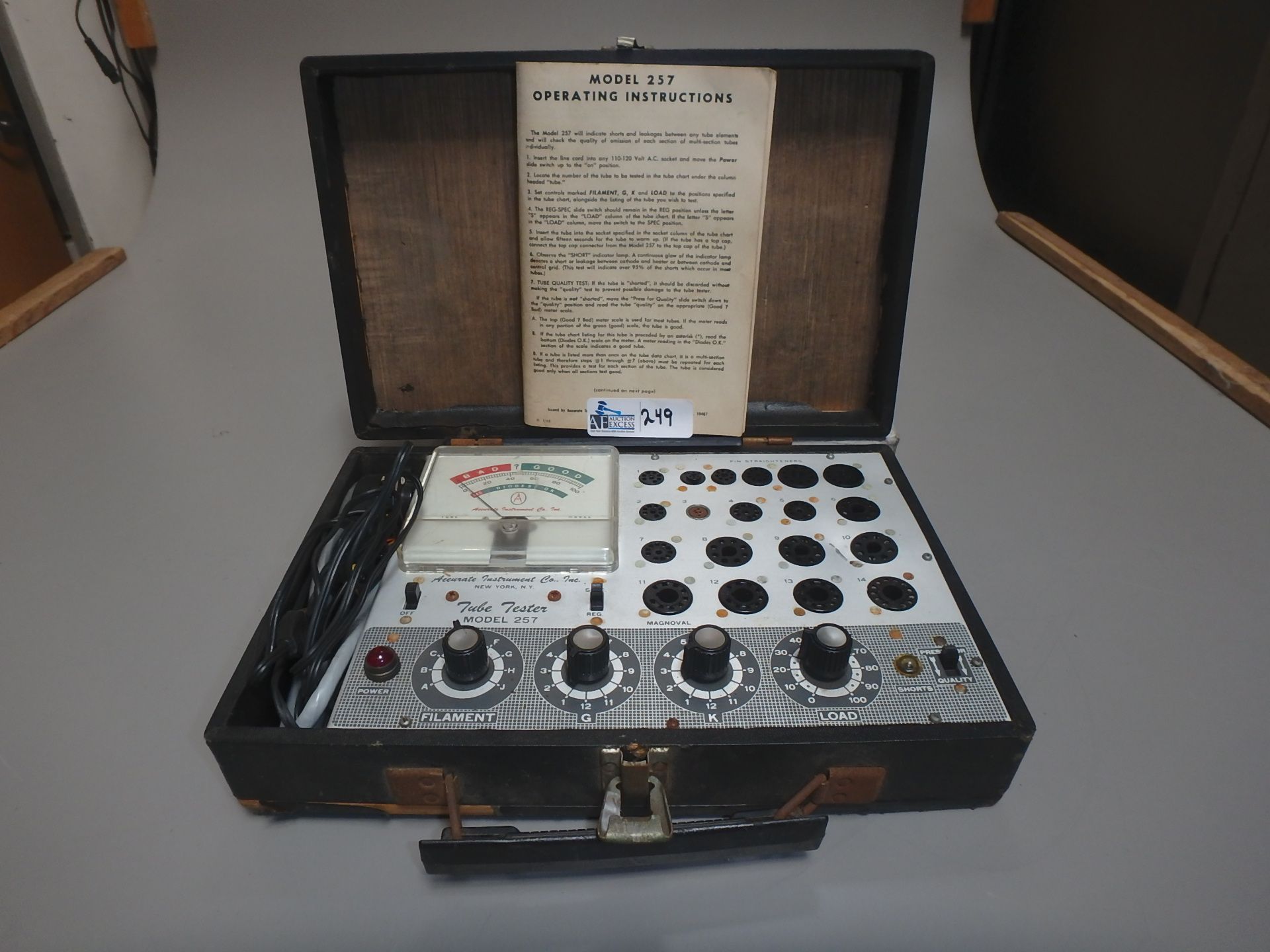 ACCURATE INSTRUMENTS TUBE TESTER
