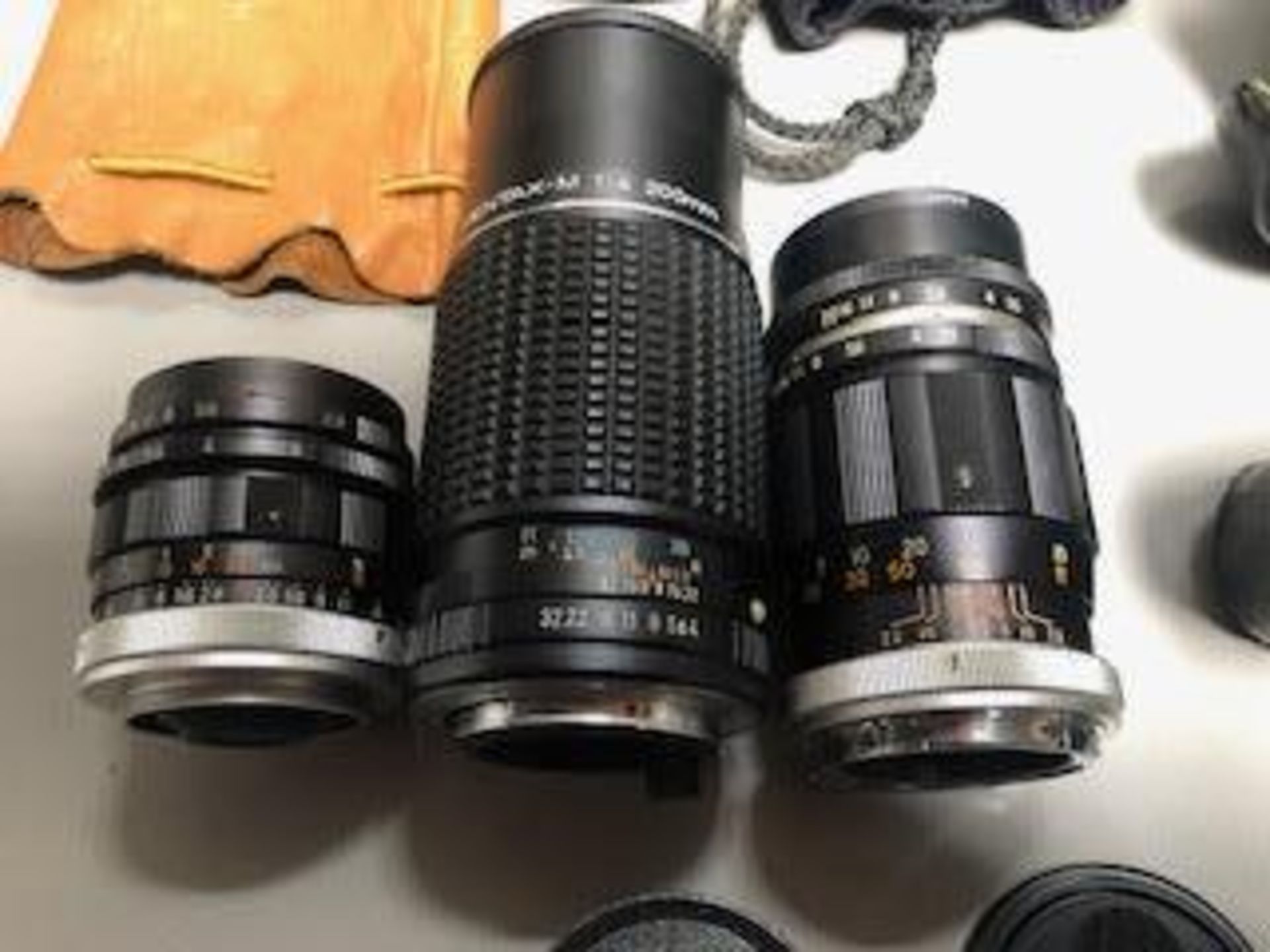 LOT OF 4 CAMERA AND LENSES - Image 2 of 3