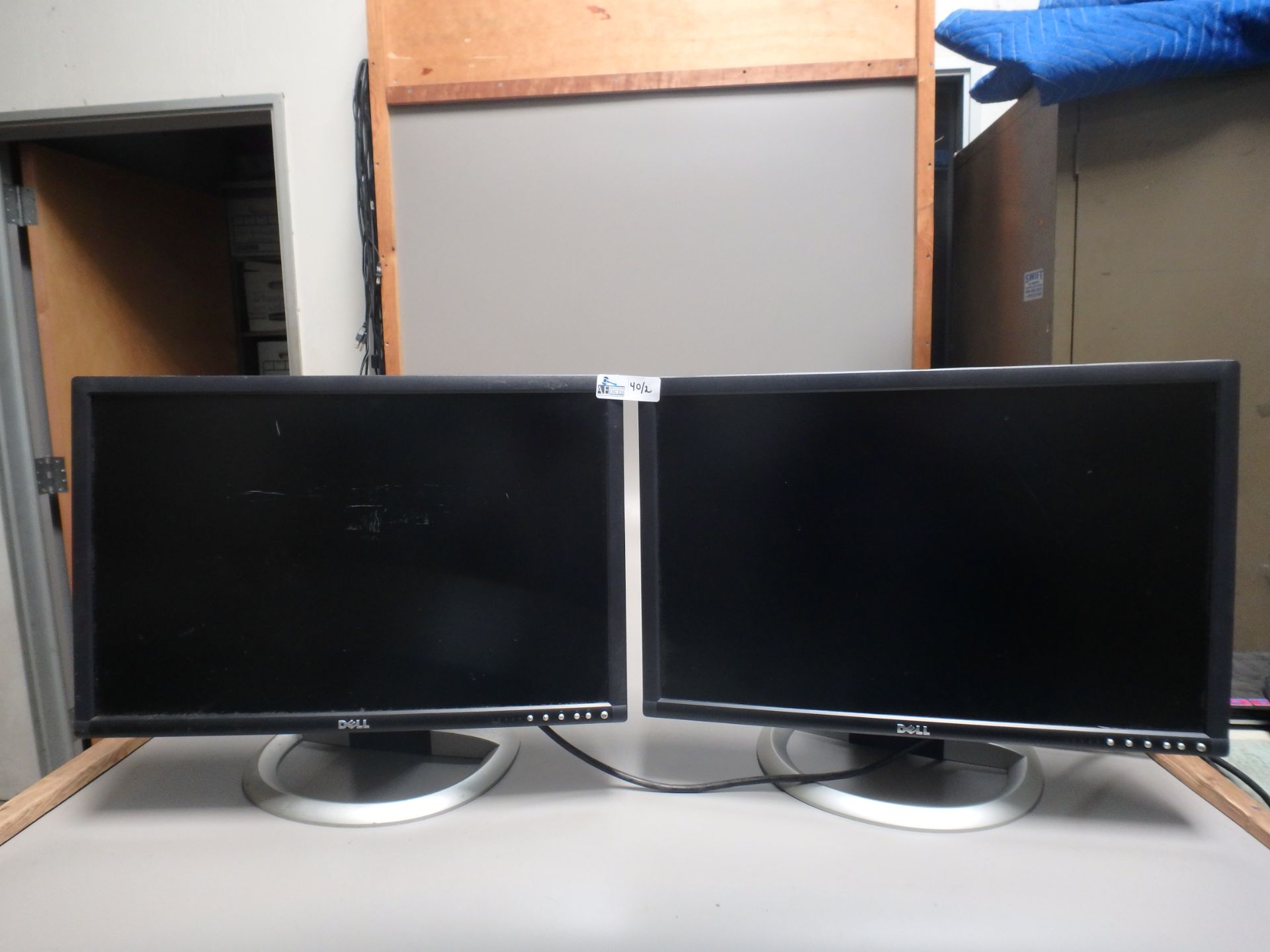 LOT OF 2 DELL TABLETOP MONITORS