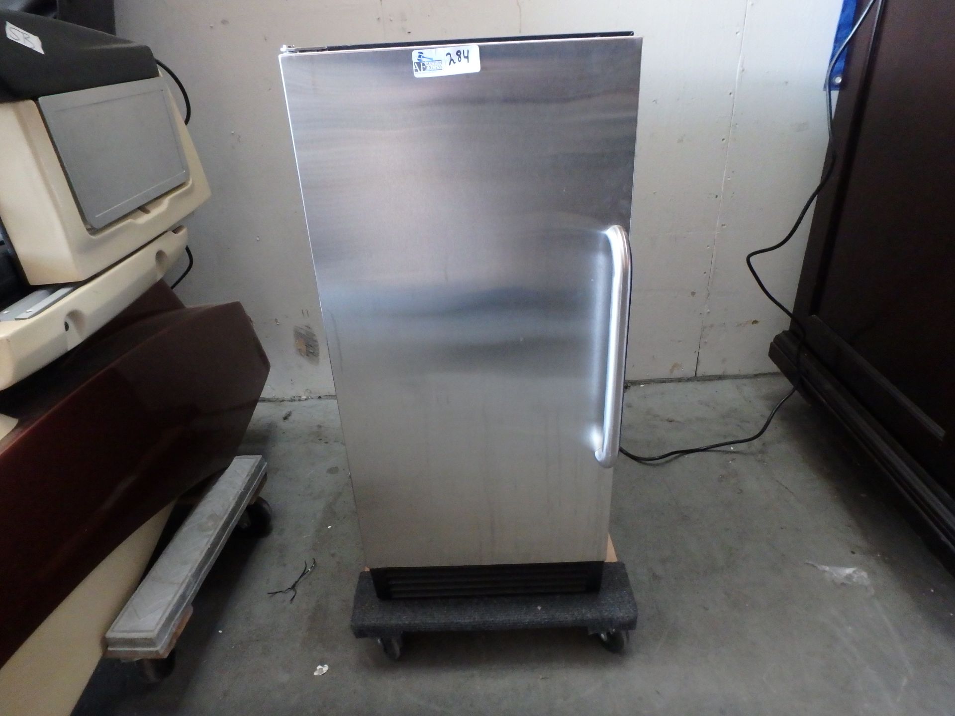 SUMMIT ICEMAKER