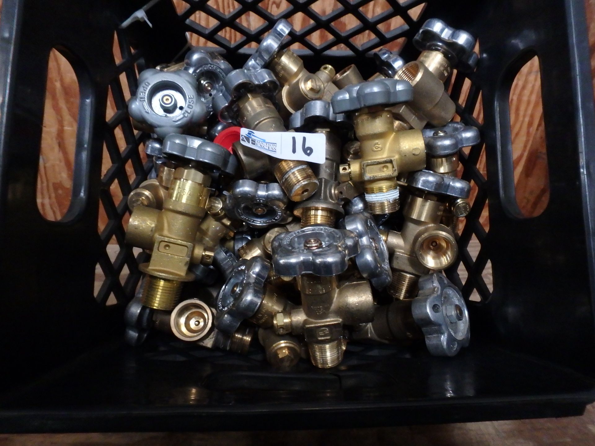 BOX BRASS GAS VALVES