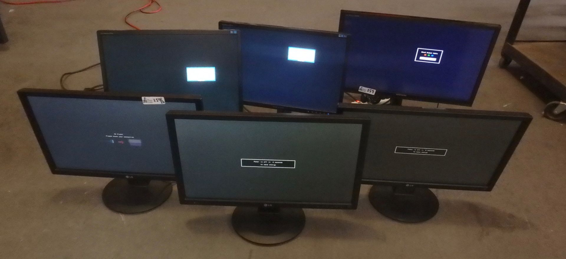 LOT OF 6 DESKTOP COMPUTER MONITORS