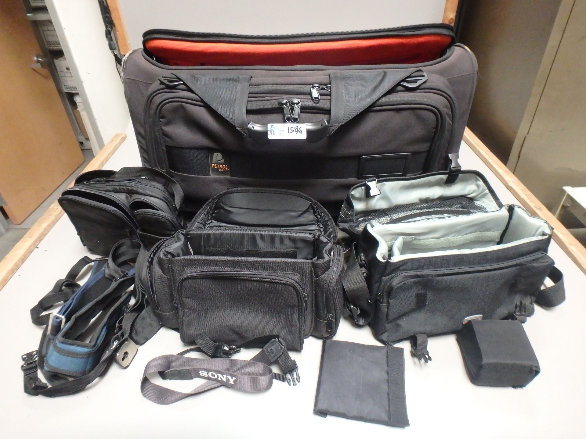 LOT OF 4 TRAVEL MEDIA BAGS - Image 2 of 2